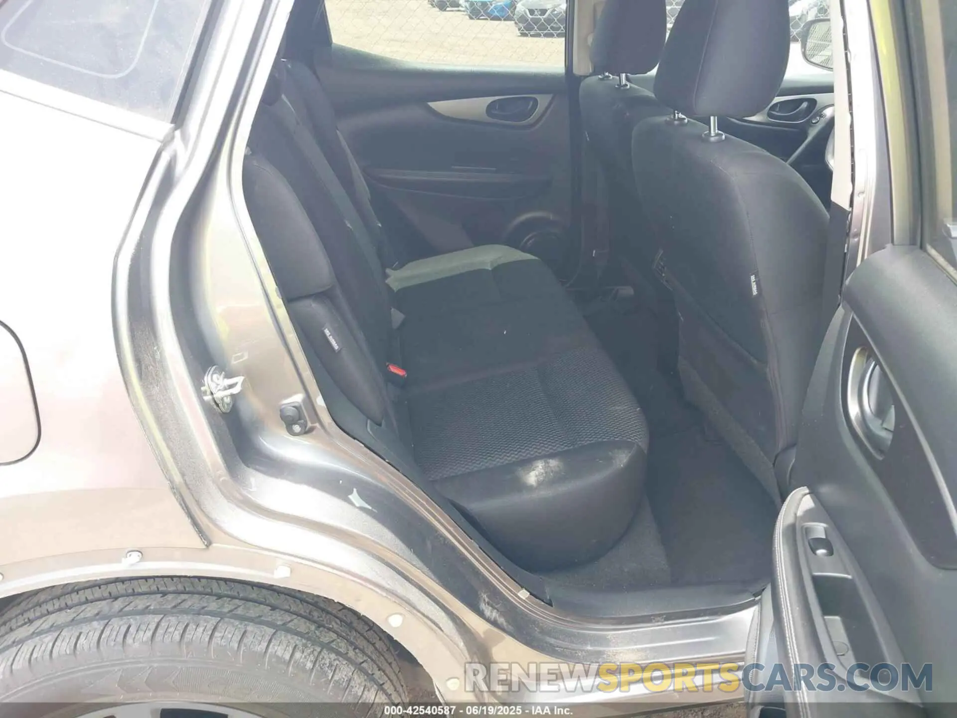 8 fotografías del automóvil dañado JN1BJ1AV1MW569726 NISSAN ROGUE SPORT 2021