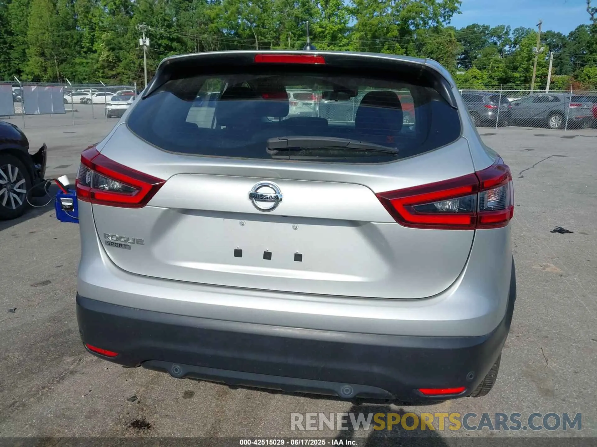 16 fotografías del automóvil dañado JN1BJ1AV3MW562213 NISSAN ROGUE SPORT 2021