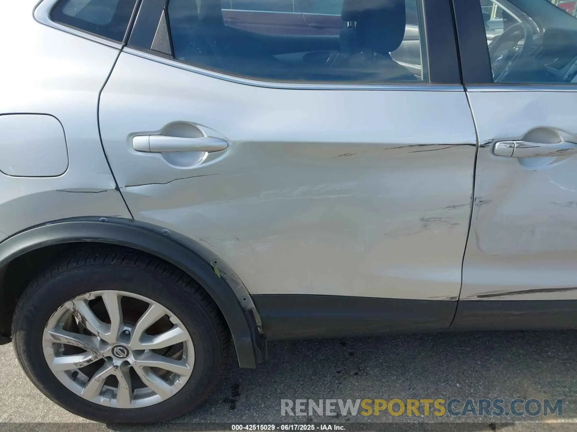 6 fotografías del automóvil dañado JN1BJ1AV3MW562213 NISSAN ROGUE SPORT 2021