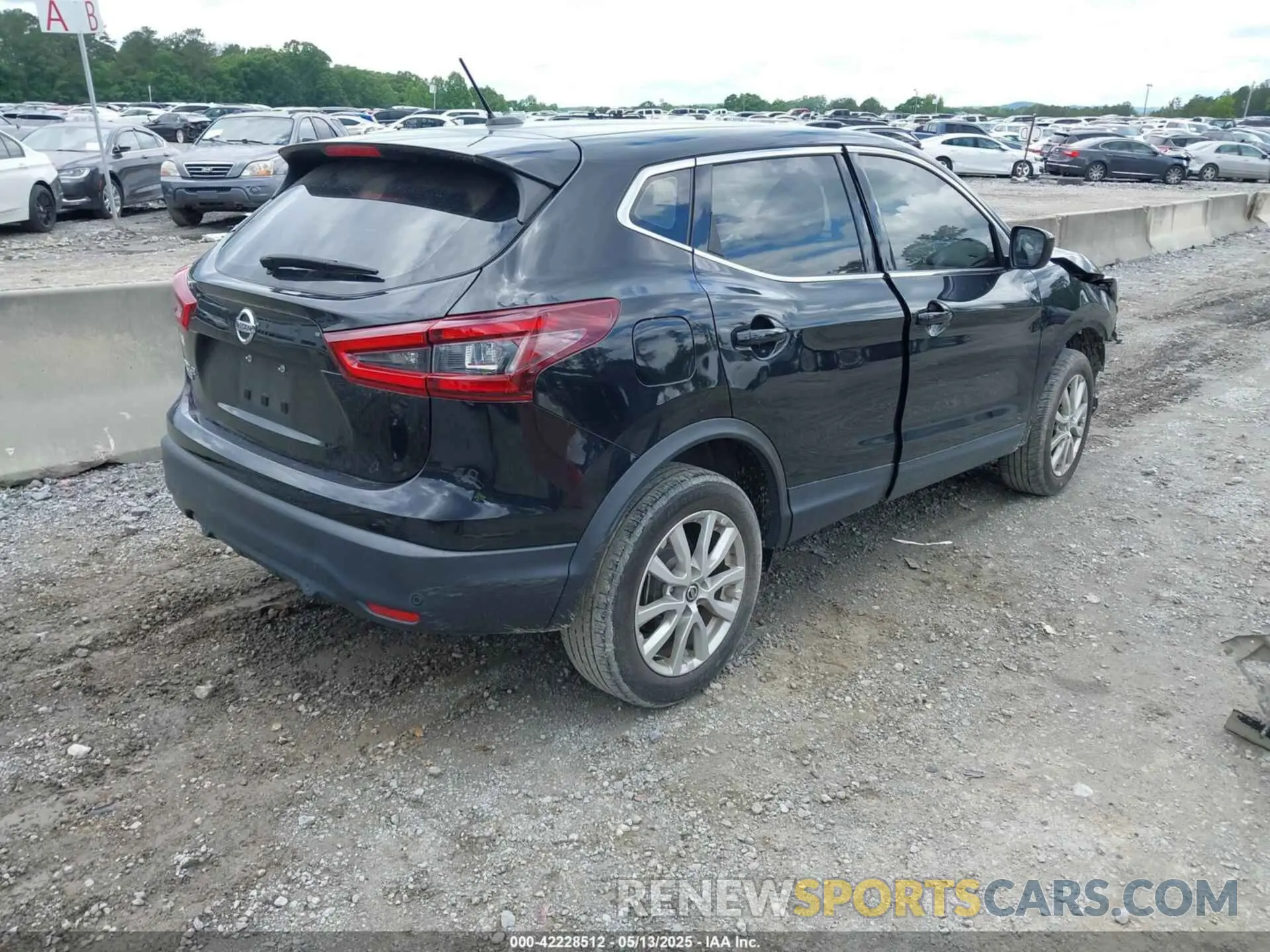 4 fotografías del automóvil dañado JN1BJ1AV4MW303505 NISSAN ROGUE SPORT 2021