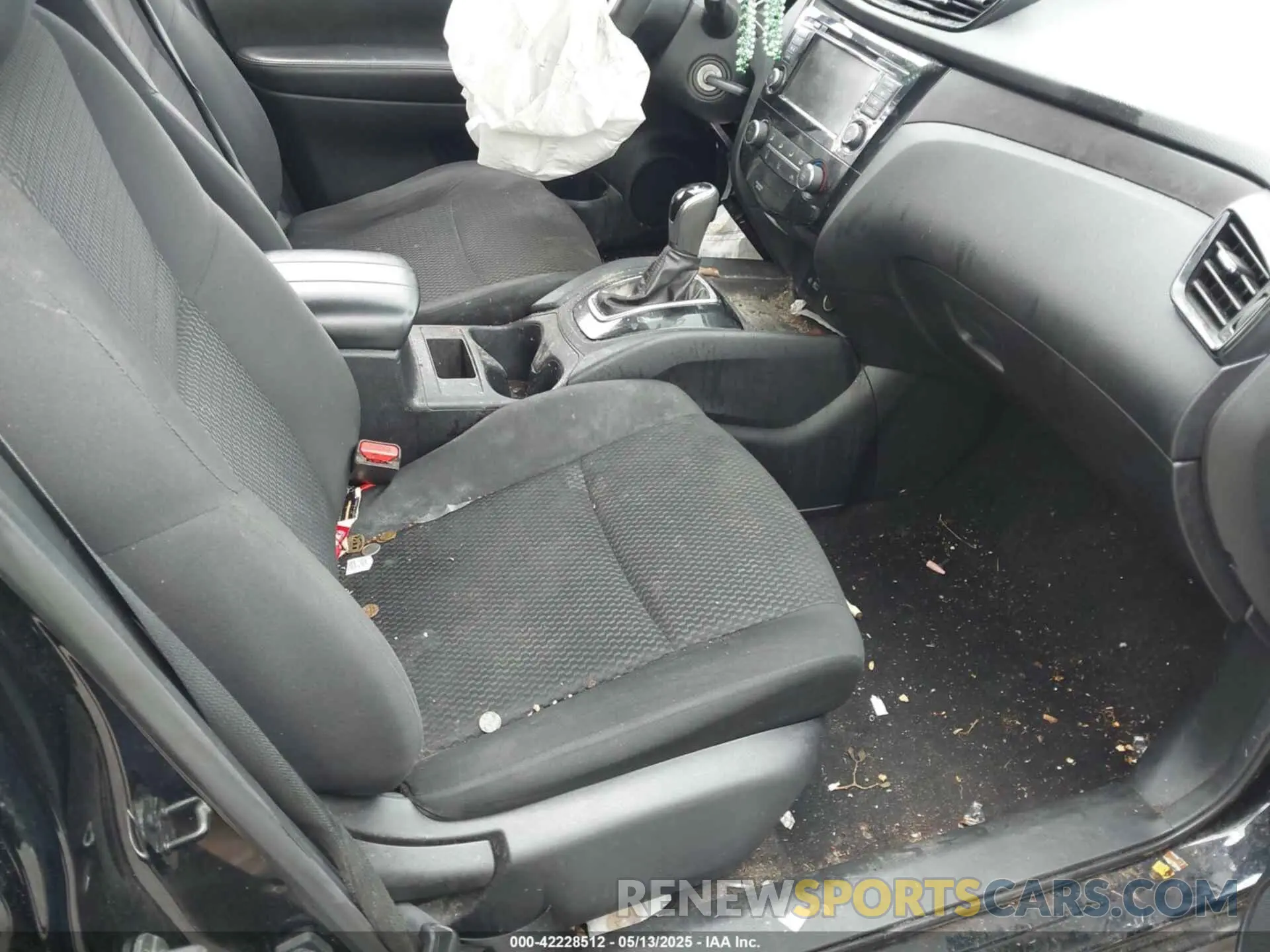 5 fotografías del automóvil dañado JN1BJ1AV4MW303505 NISSAN ROGUE SPORT 2021