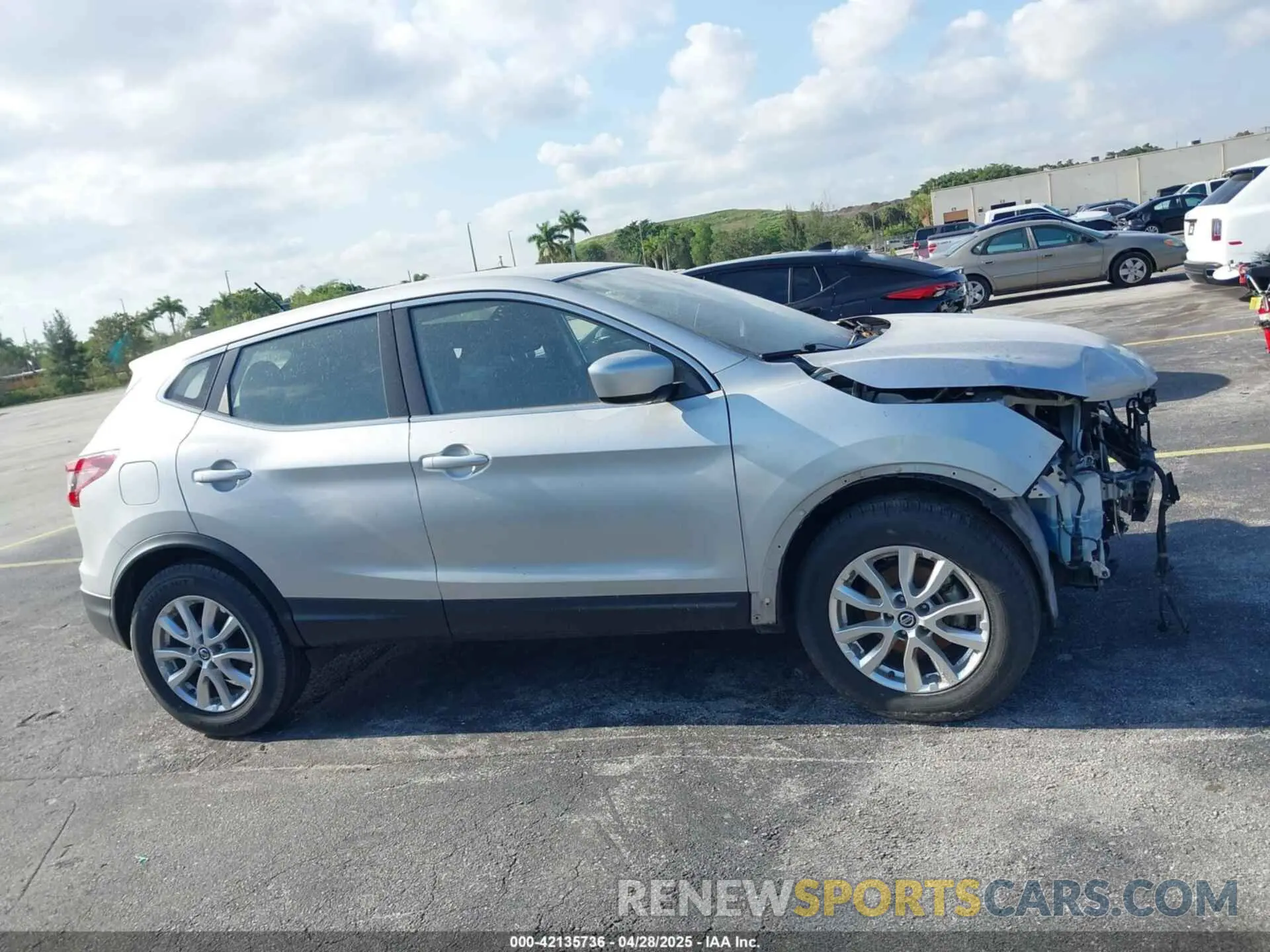 12 fotografías del automóvil dañado JN1BJ1AV4MW560454 NISSAN ROGUE SPORT 2021