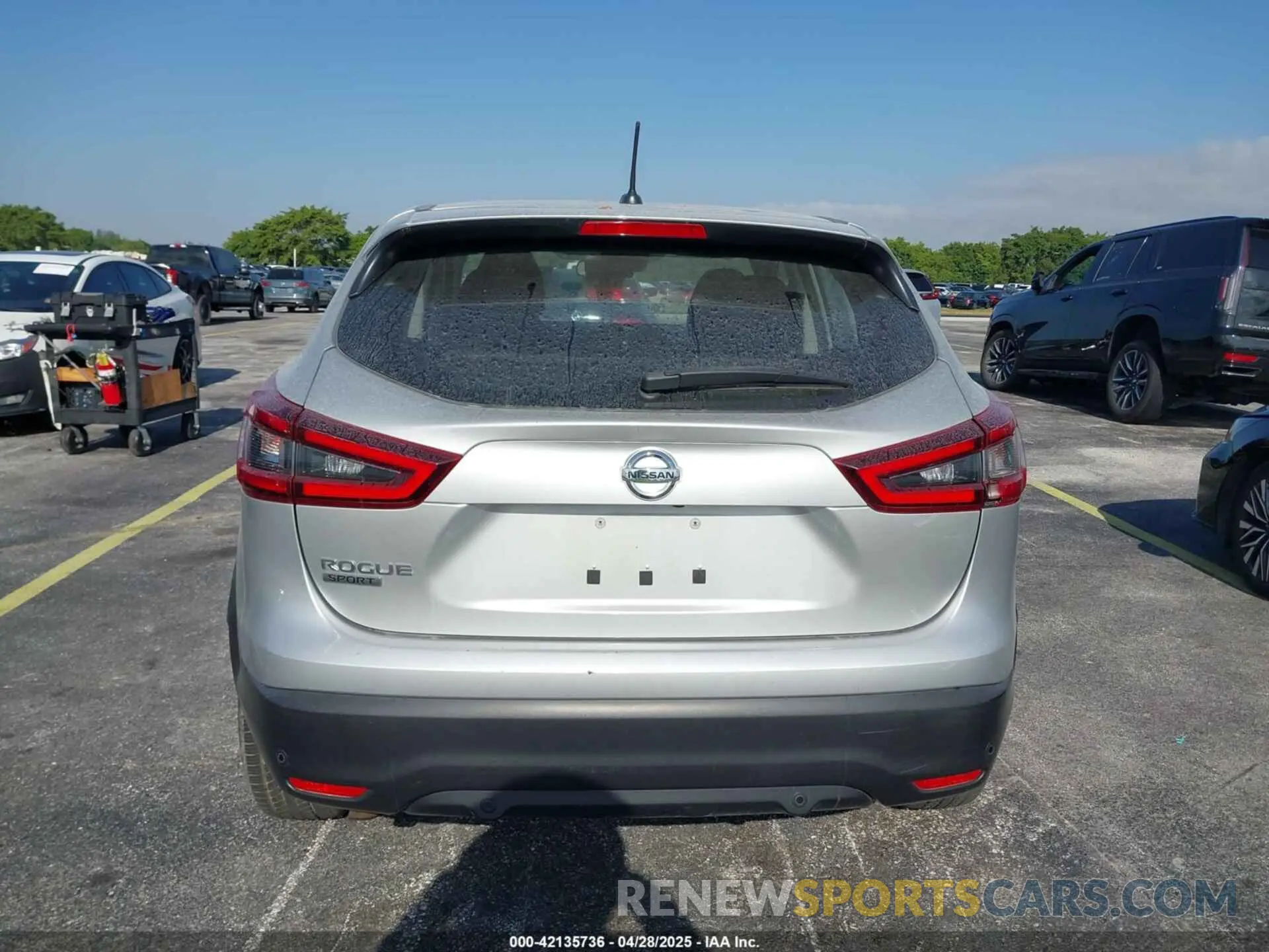 15 fotografías del automóvil dañado JN1BJ1AV4MW560454 NISSAN ROGUE SPORT 2021
