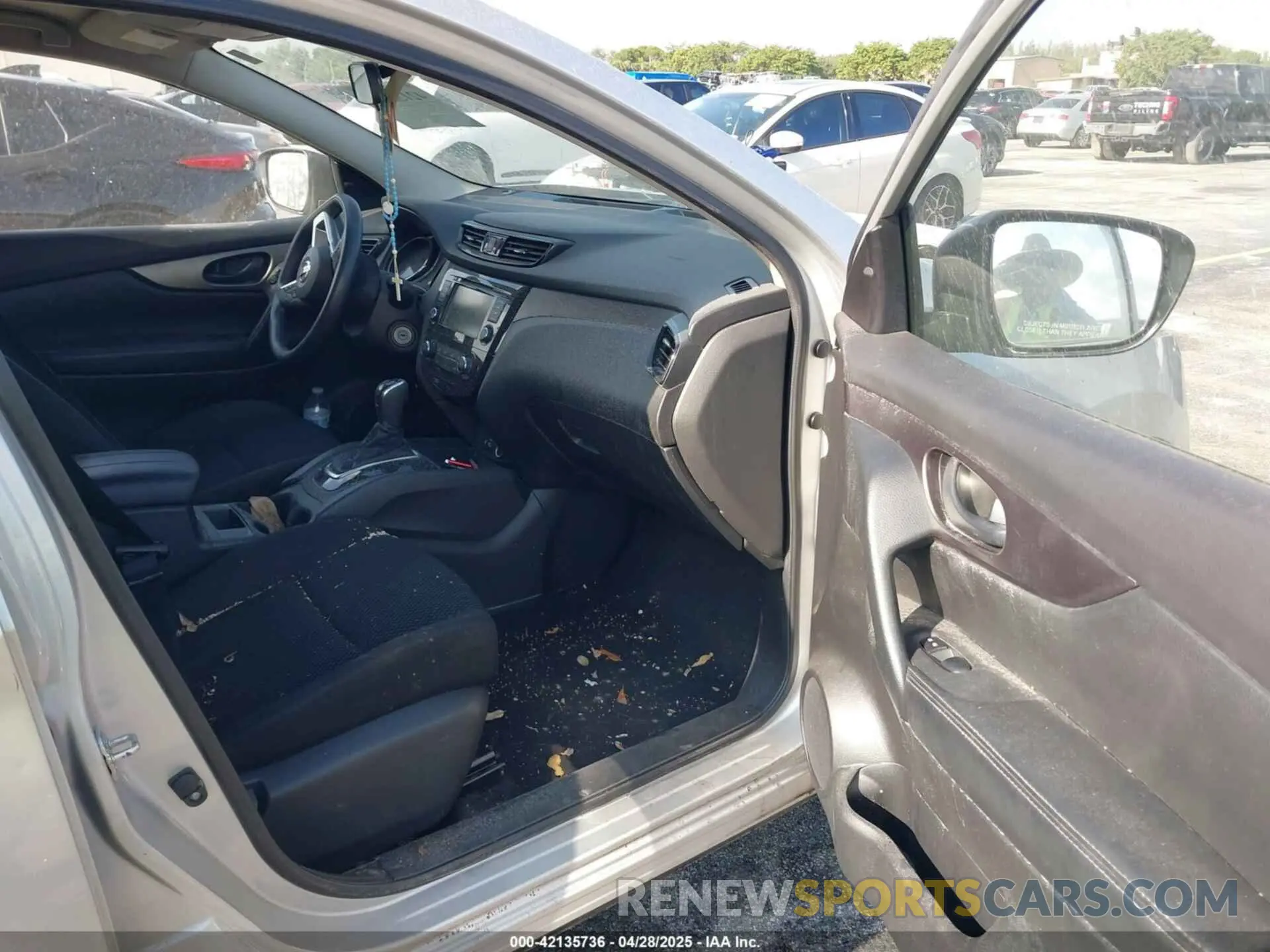 5 fotografías del automóvil dañado JN1BJ1AV4MW560454 NISSAN ROGUE SPORT 2021