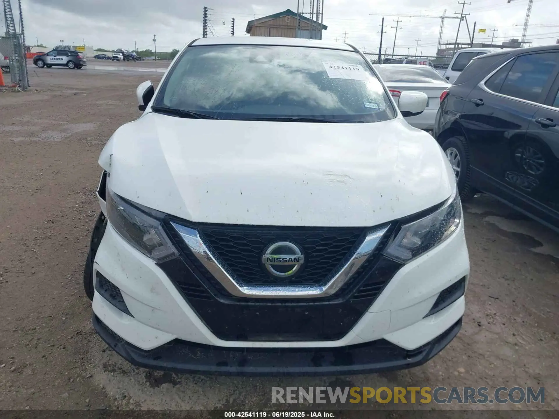 12 fotografías del automóvil dañado JN1BJ1AV5MW302332 NISSAN ROGUE SPORT 2021