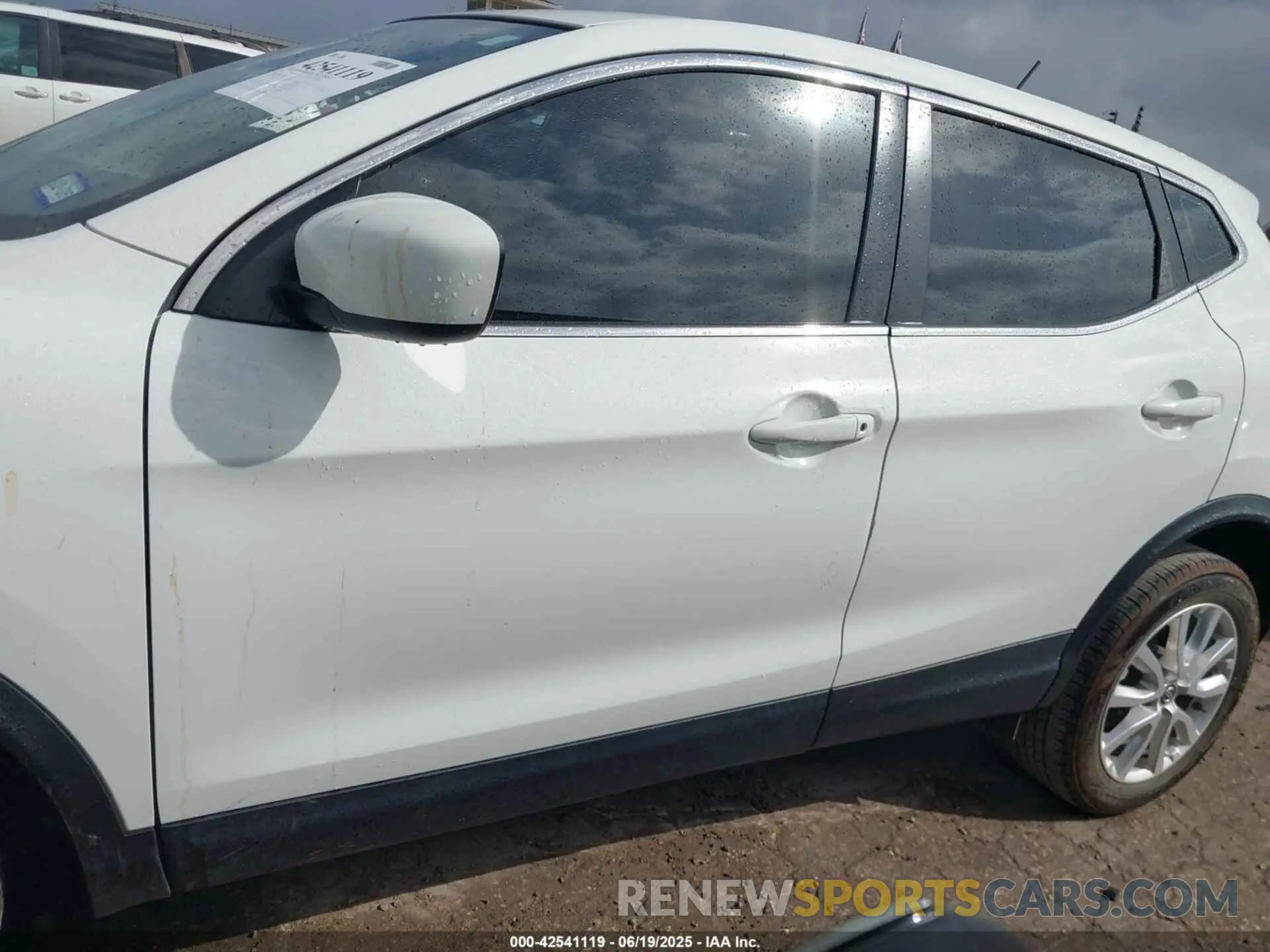 14 fotografías del automóvil dañado JN1BJ1AV5MW302332 NISSAN ROGUE SPORT 2021