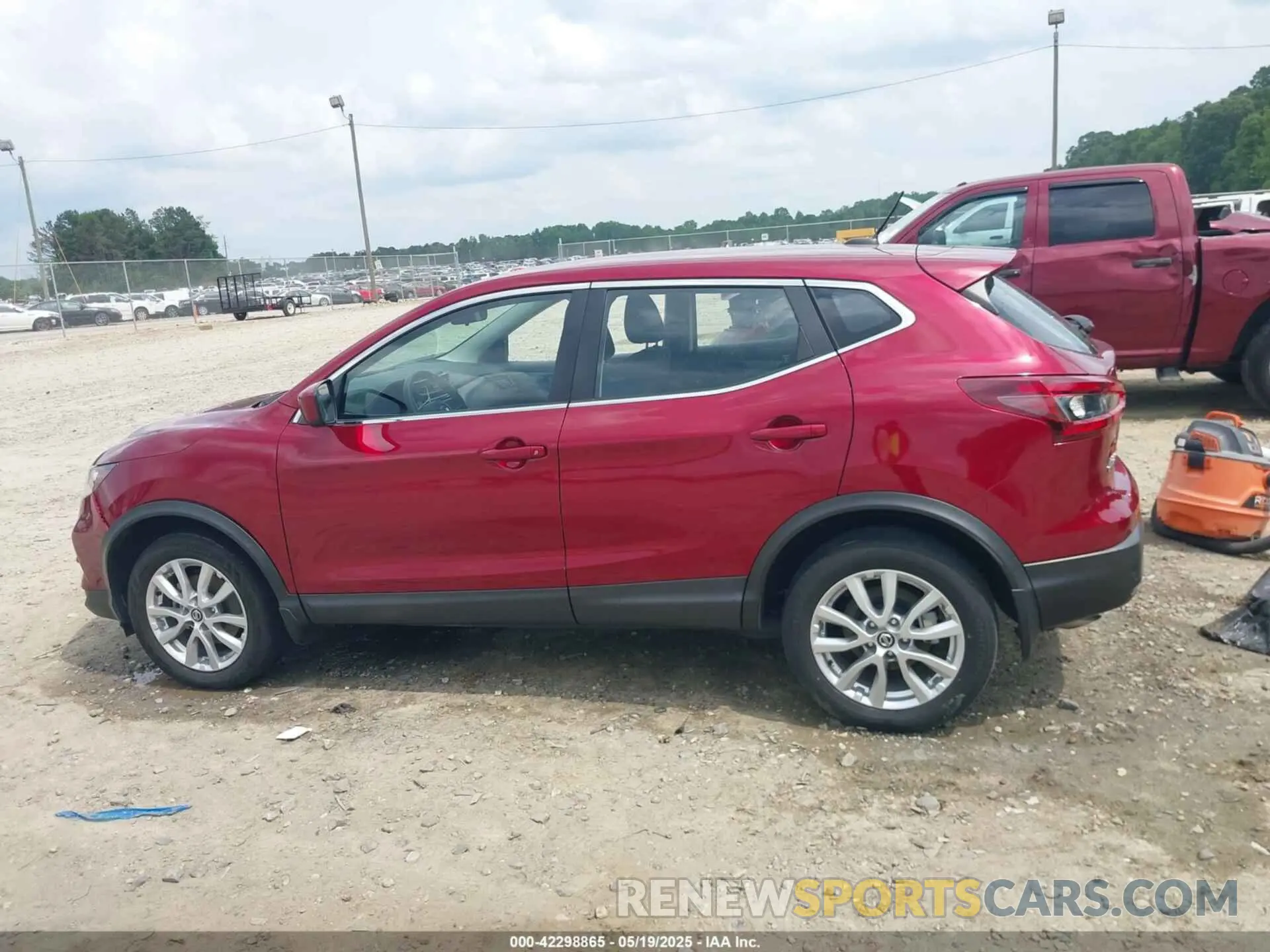14 fotografías del automóvil dañado JN1BJ1AV5MW318188 NISSAN ROGUE SPORT 2021