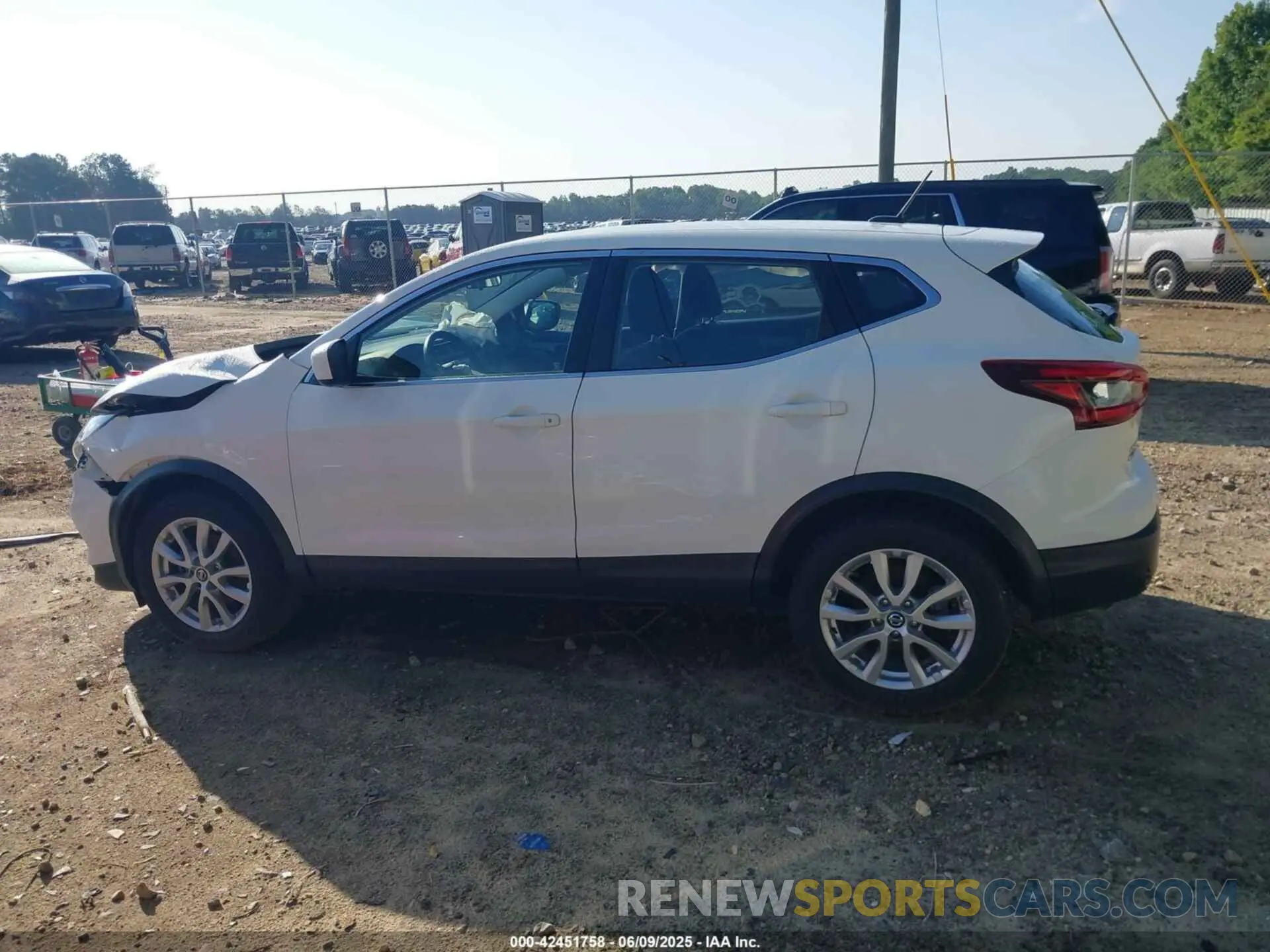 14 fotografías del automóvil dañado JN1BJ1AV7MW308617 NISSAN ROGUE SPORT 2021