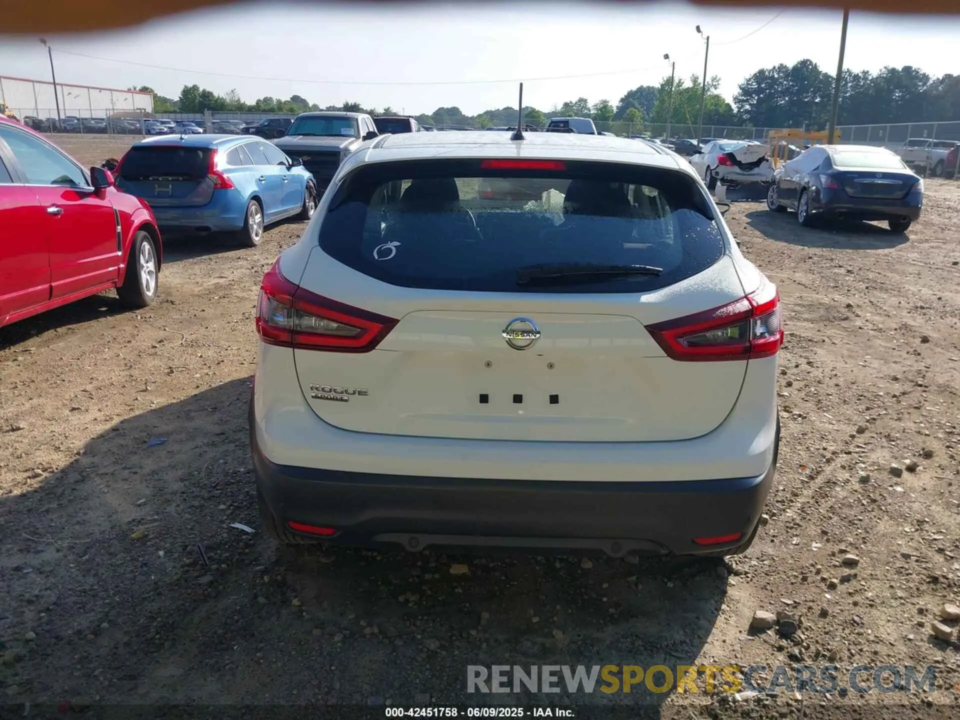 16 fotografías del automóvil dañado JN1BJ1AV7MW308617 NISSAN ROGUE SPORT 2021