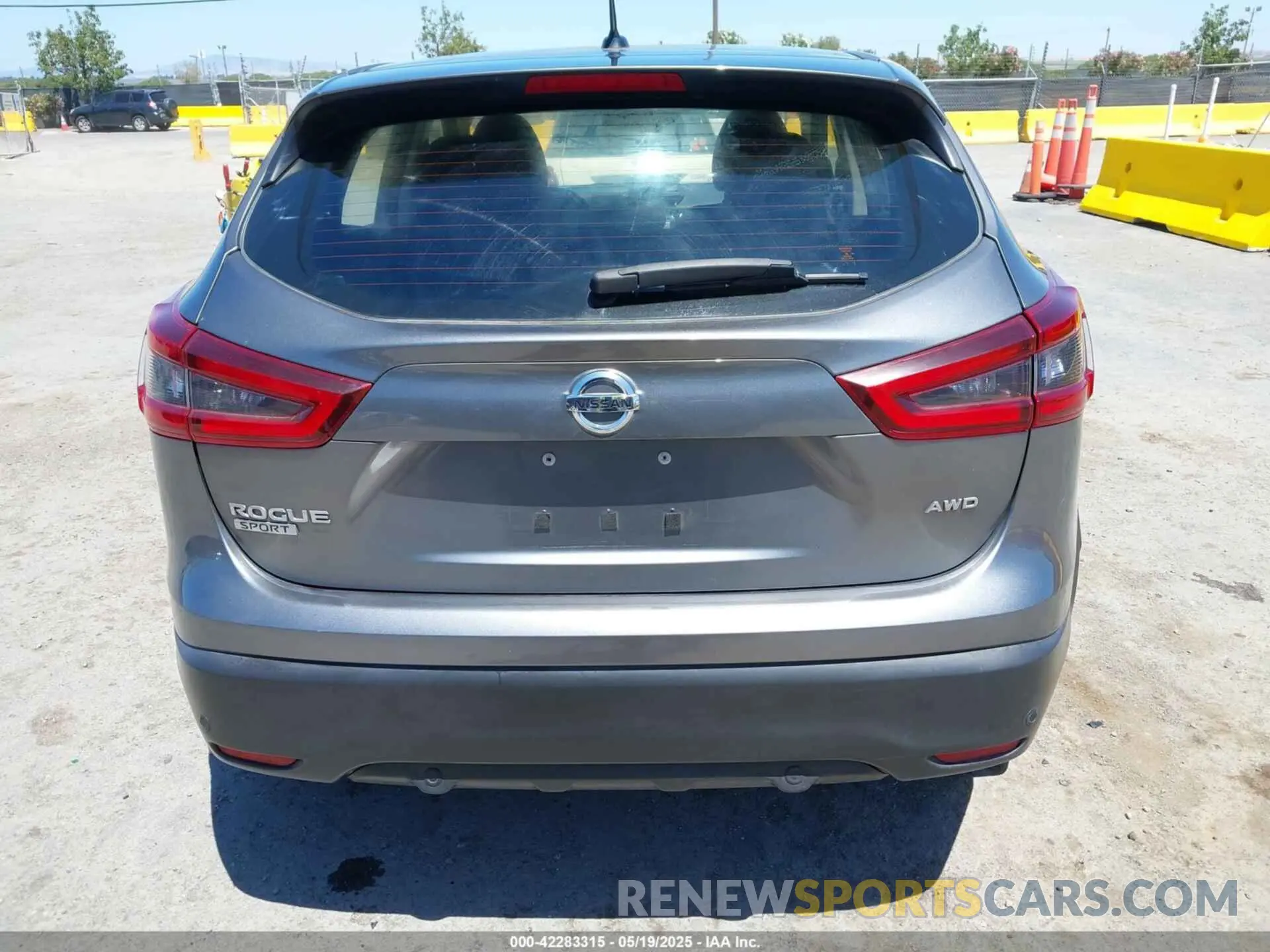 16 fotografías del automóvil dañado JN1BJ1AW5MW660443 NISSAN ROGUE SPORT 2021