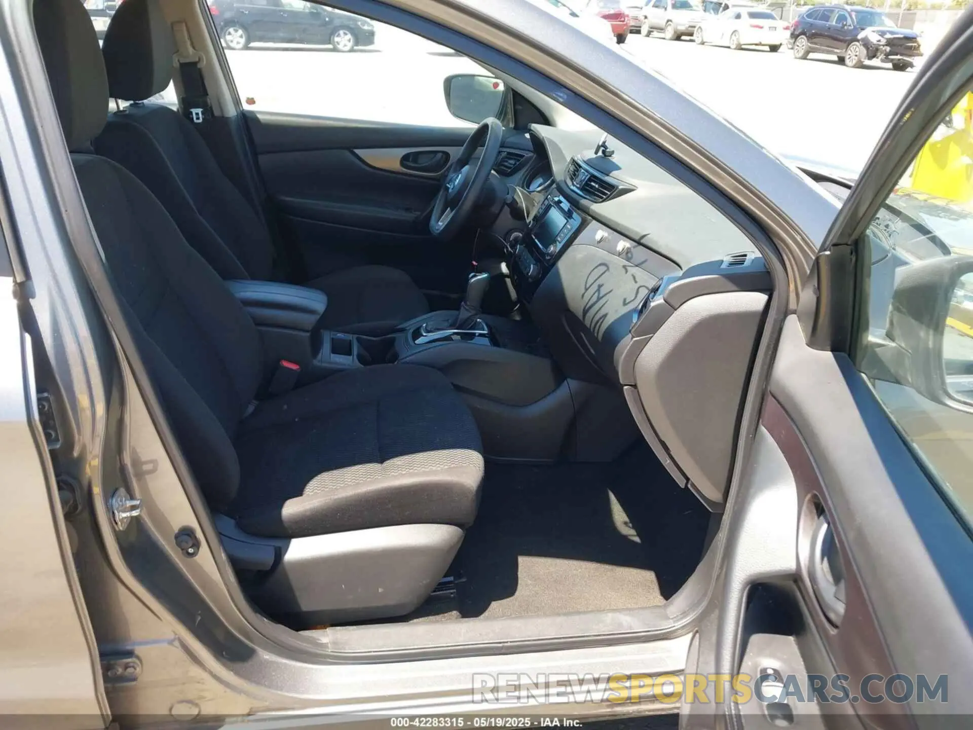 5 fotografías del automóvil dañado JN1BJ1AW5MW660443 NISSAN ROGUE SPORT 2021