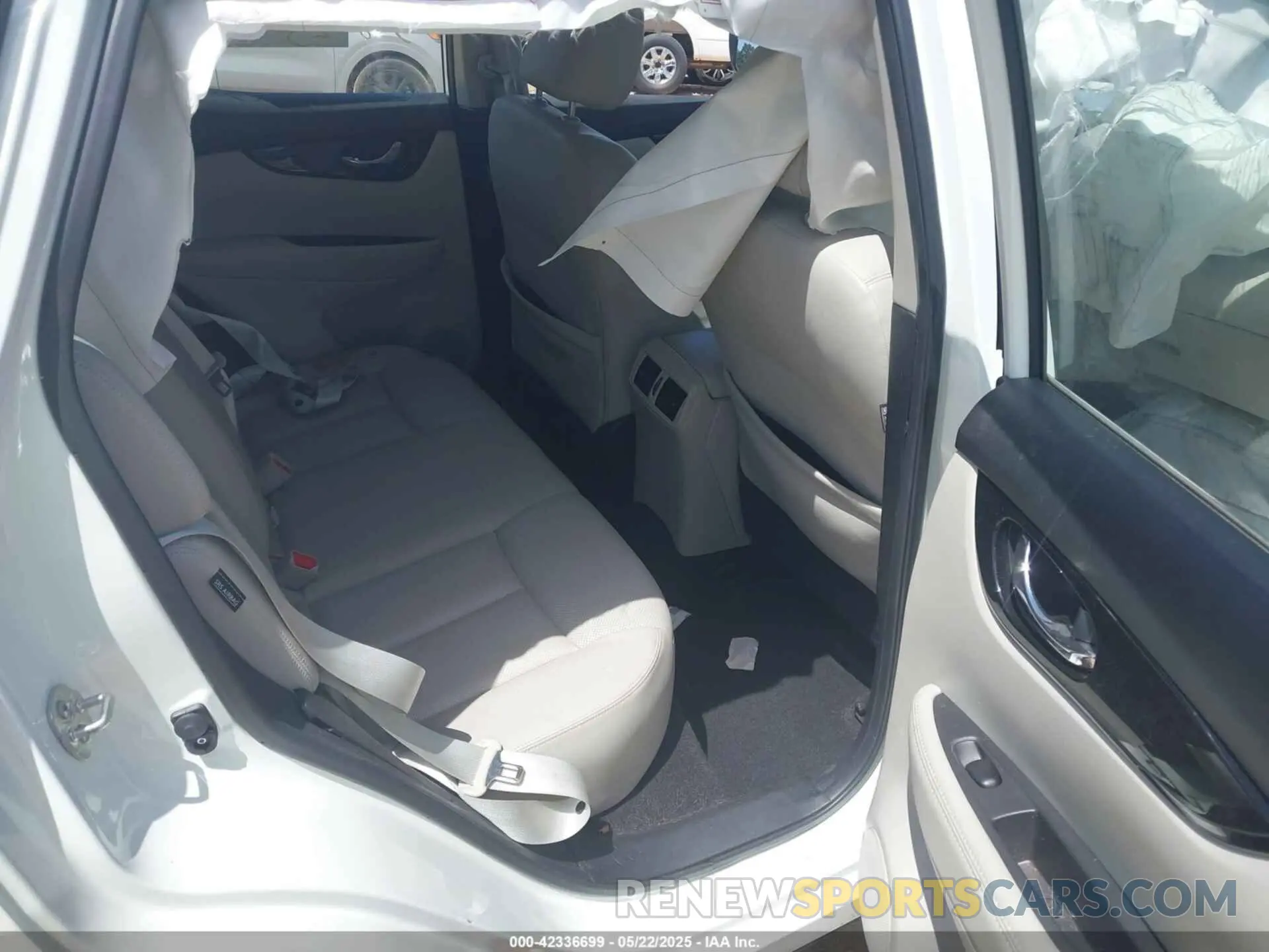 8 fotografías del automóvil dañado JN1BJ1CV1MW315852 NISSAN ROGUE SPORT 2021
