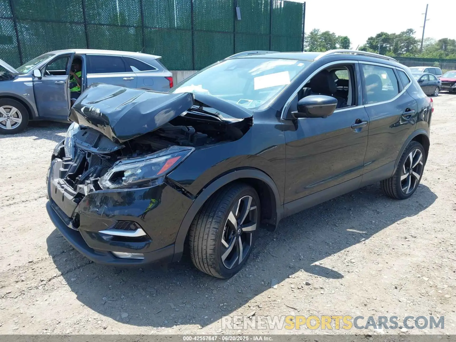 2 fotografías del automóvil dañado JN1BJ1CW0MW421105 NISSAN ROGUE SPORT 2021