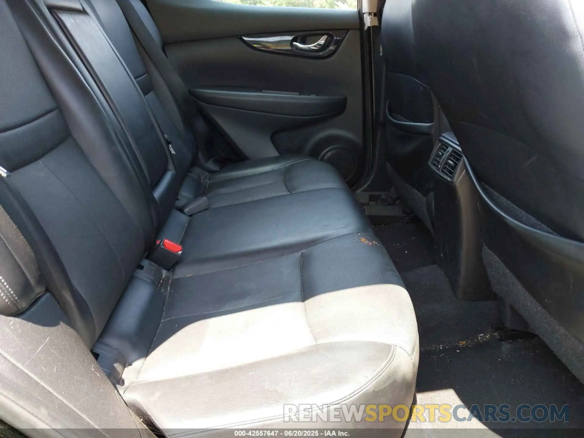 8 fotografías del automóvil dañado JN1BJ1CW0MW421105 NISSAN ROGUE SPORT 2021