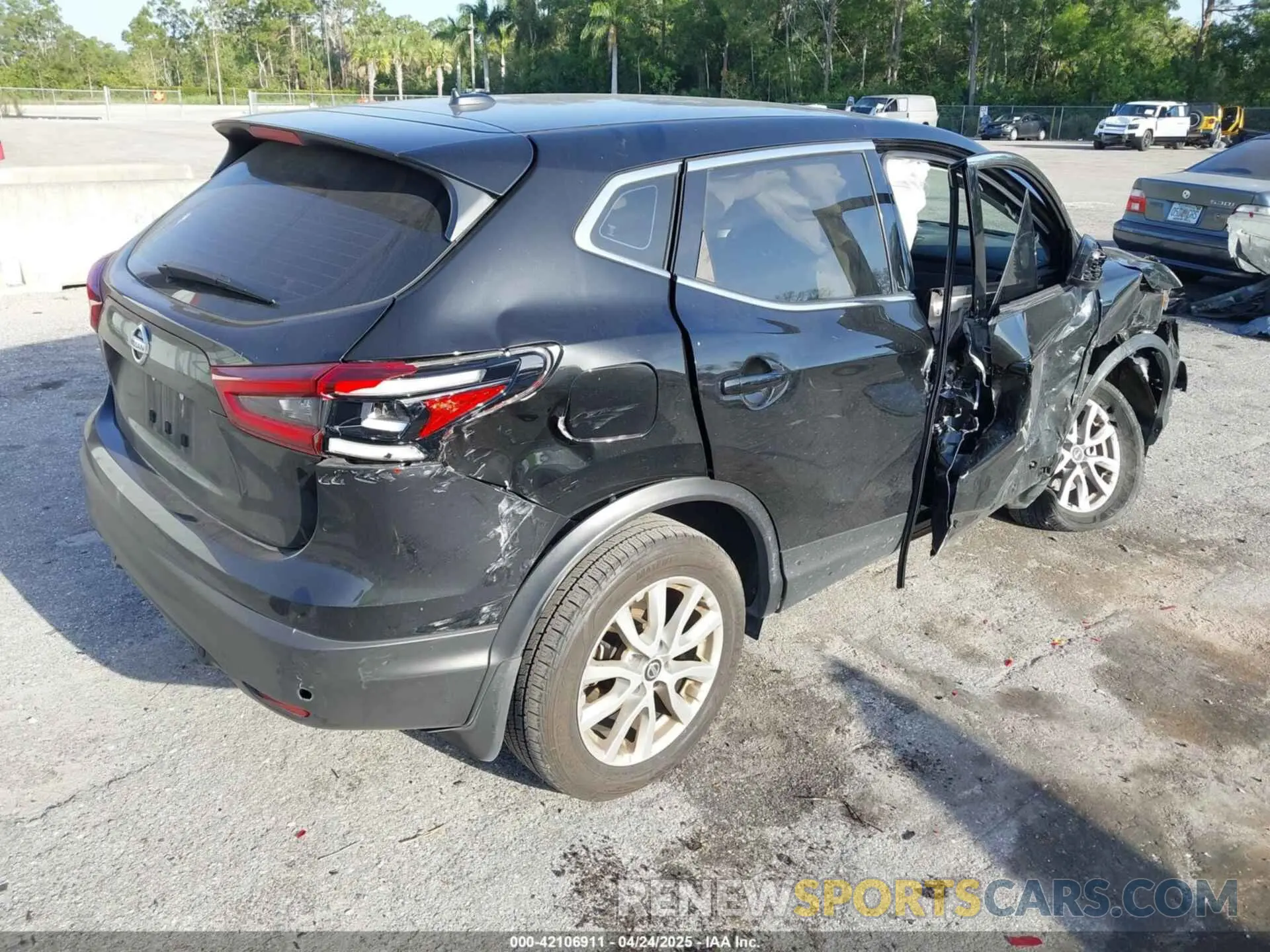 4 fotografías del automóvil dañado JN1BJ1AV7NW340713 NISSAN ROGUE SPORT 2022
