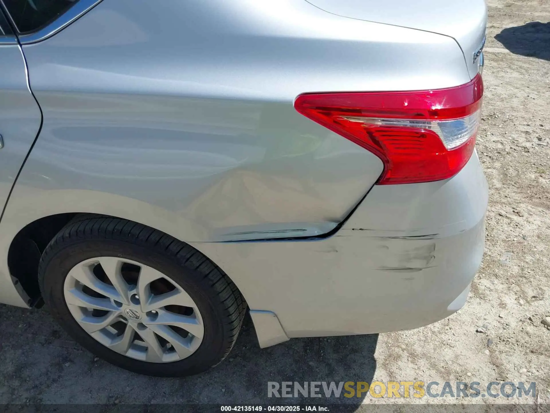 12 fotografías del automóvil dañado 3N1AB7AP0KL603025 NISSAN SENTRA 2019