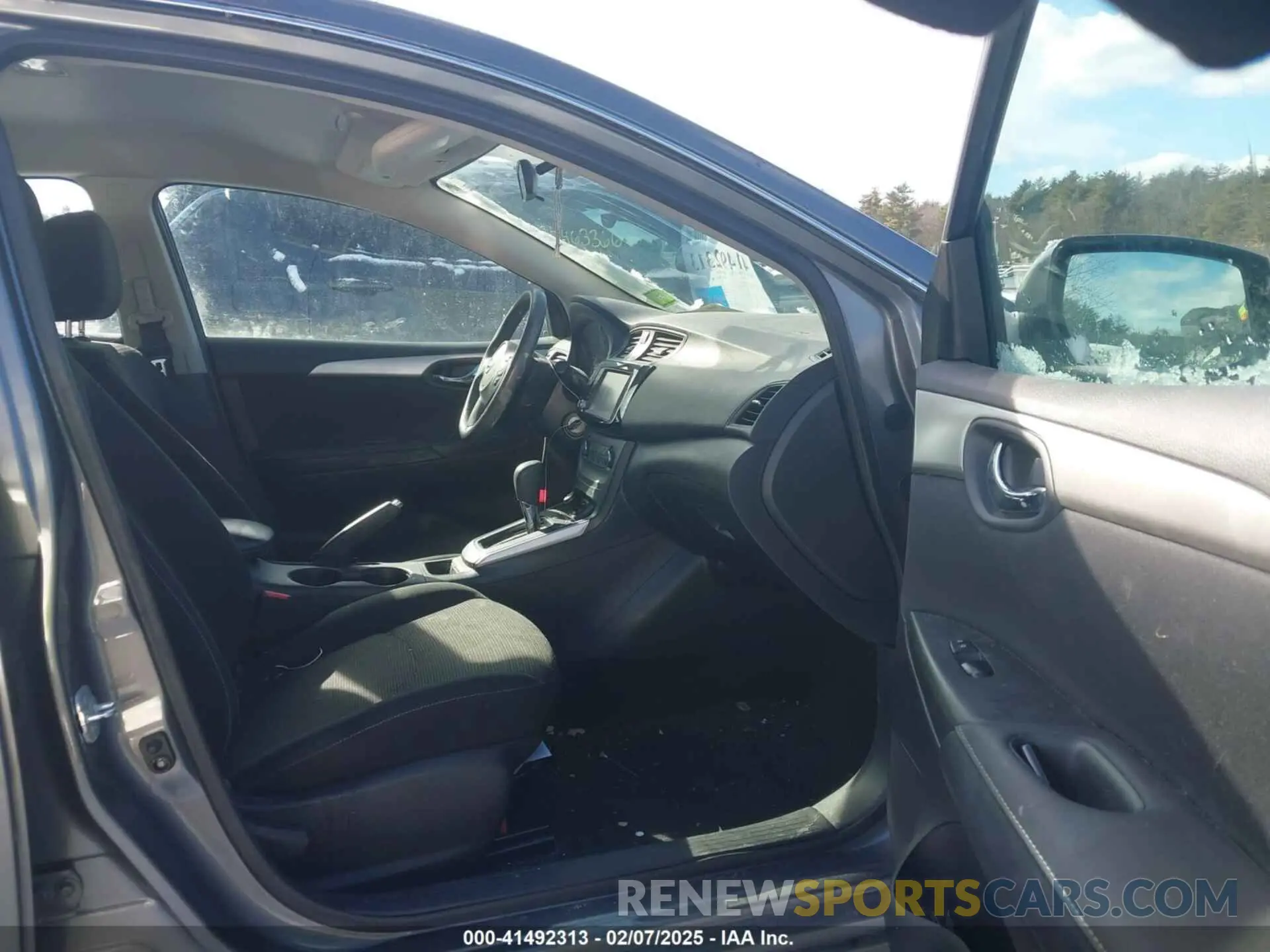 5 fotografías del automóvil dañado 3N1AB7AP0KY241667 NISSAN SENTRA 2019