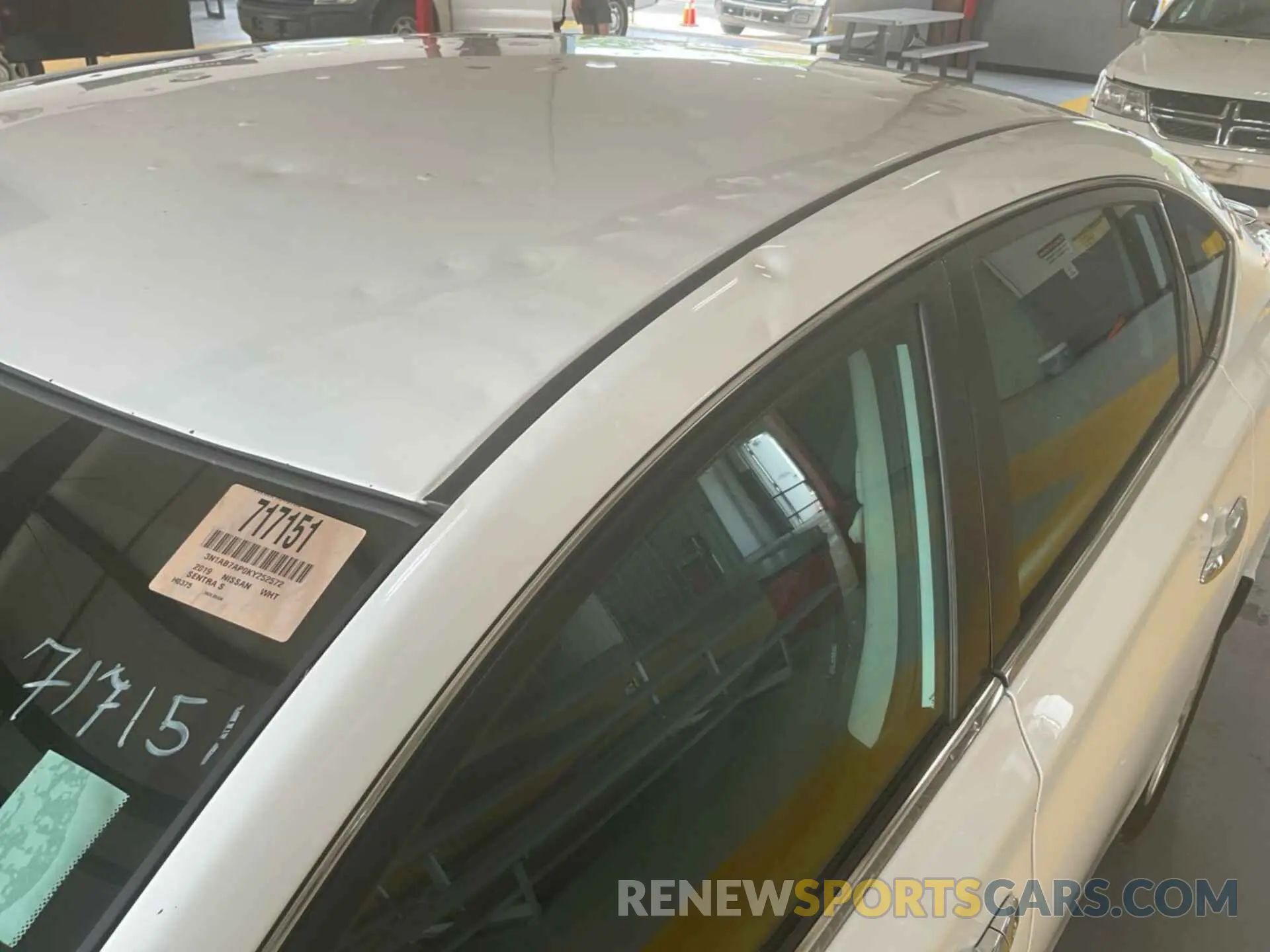 17 fotografías del automóvil dañado 3N1AB7AP0KY252572 NISSAN SENTRA 2019