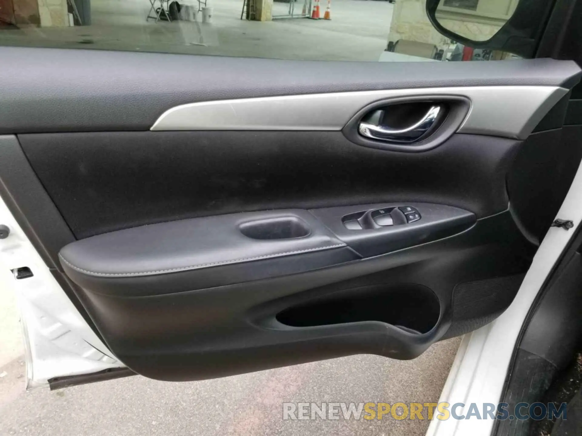 5 fotografías del automóvil dañado 3N1AB7AP0KY265886 NISSAN SENTRA 2019