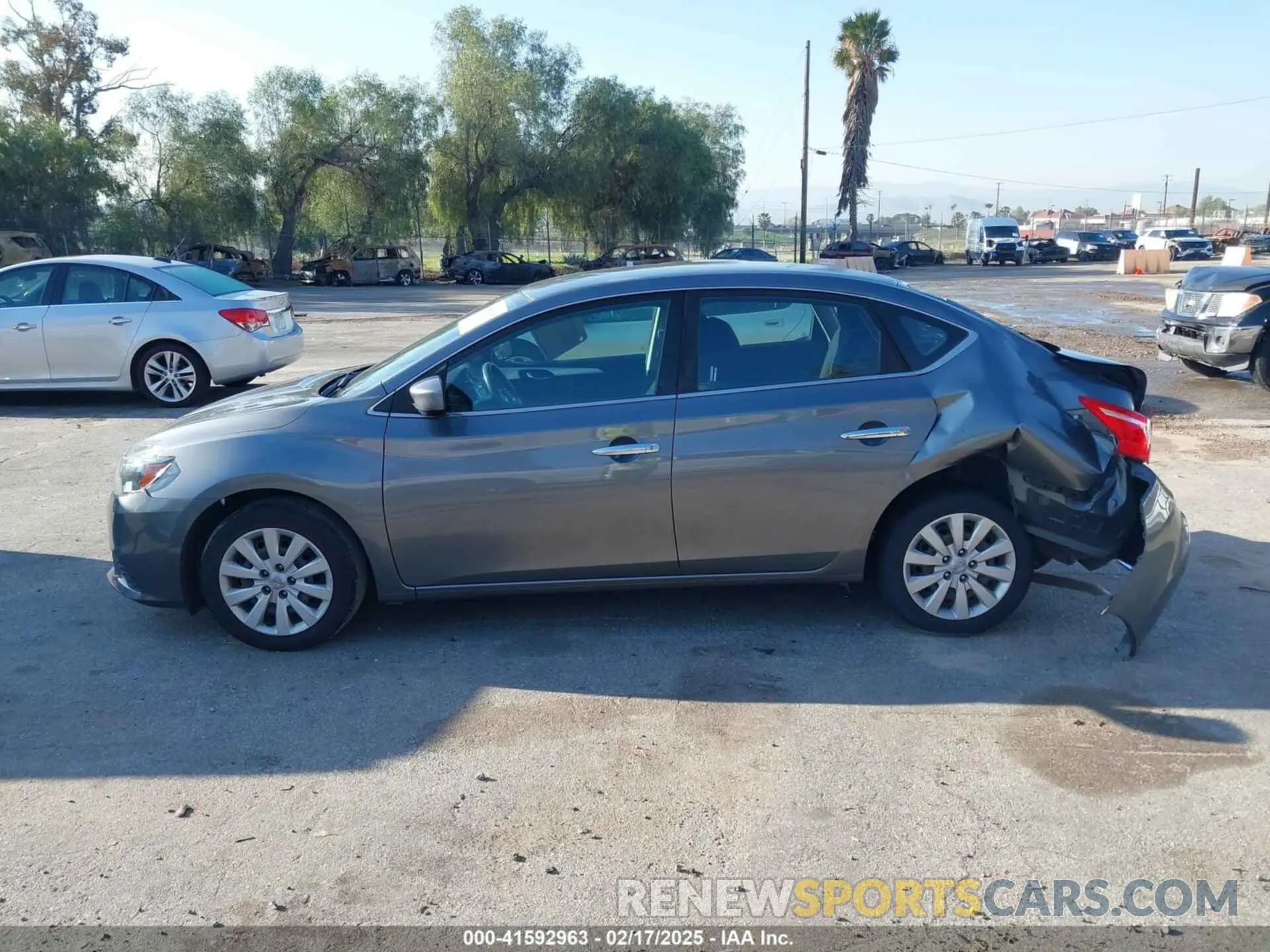 14 fotografías del automóvil dañado 3N1AB7AP0KY268576 NISSAN SENTRA 2019