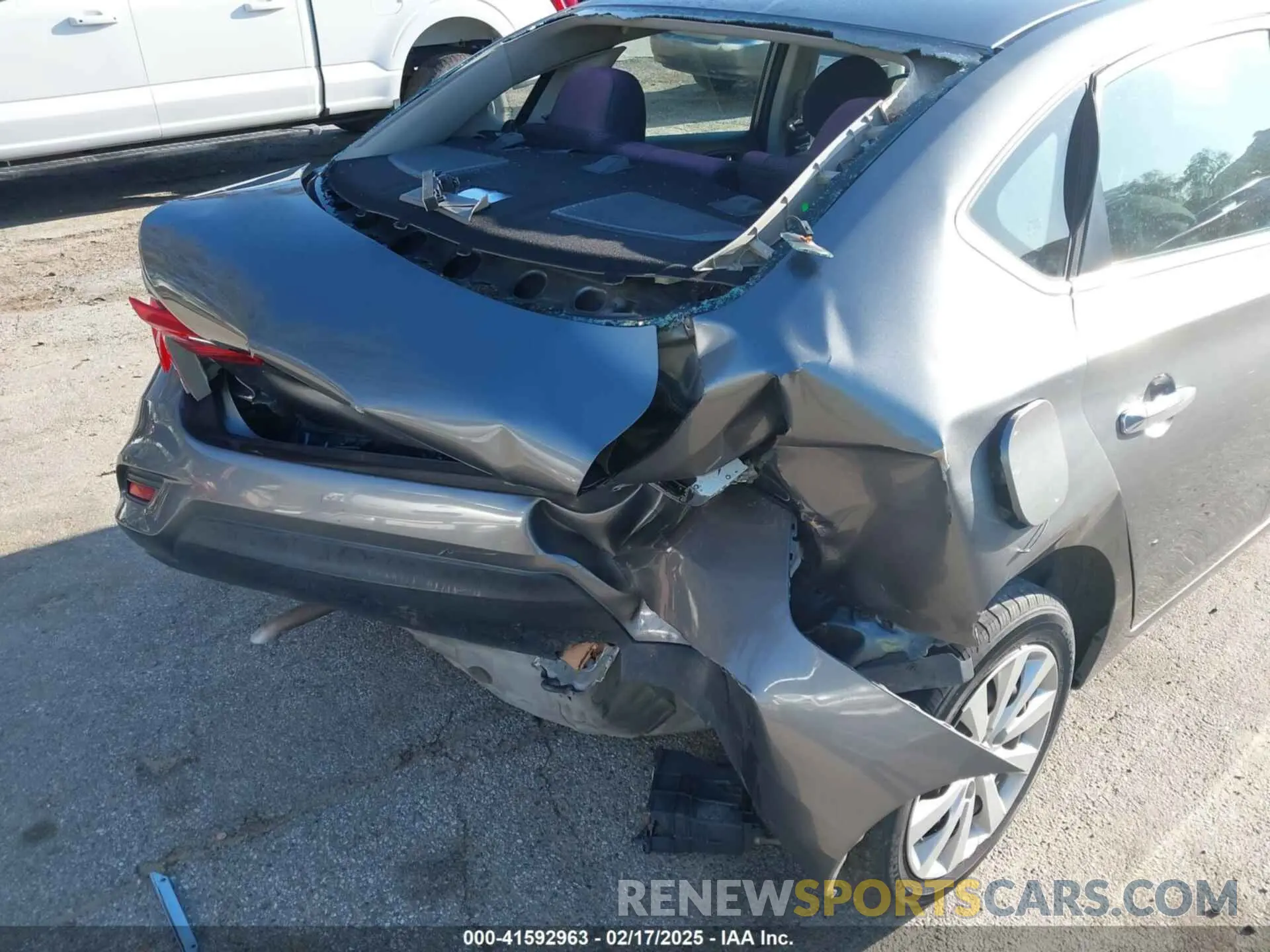 18 fotografías del automóvil dañado 3N1AB7AP0KY268576 NISSAN SENTRA 2019