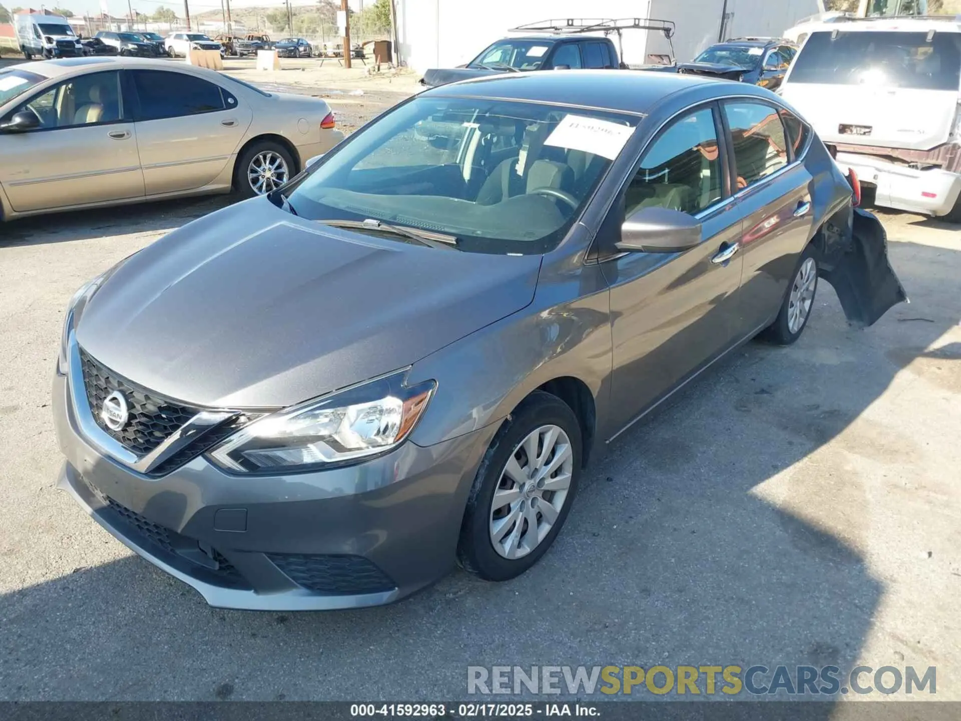 2 fotografías del automóvil dañado 3N1AB7AP0KY268576 NISSAN SENTRA 2019