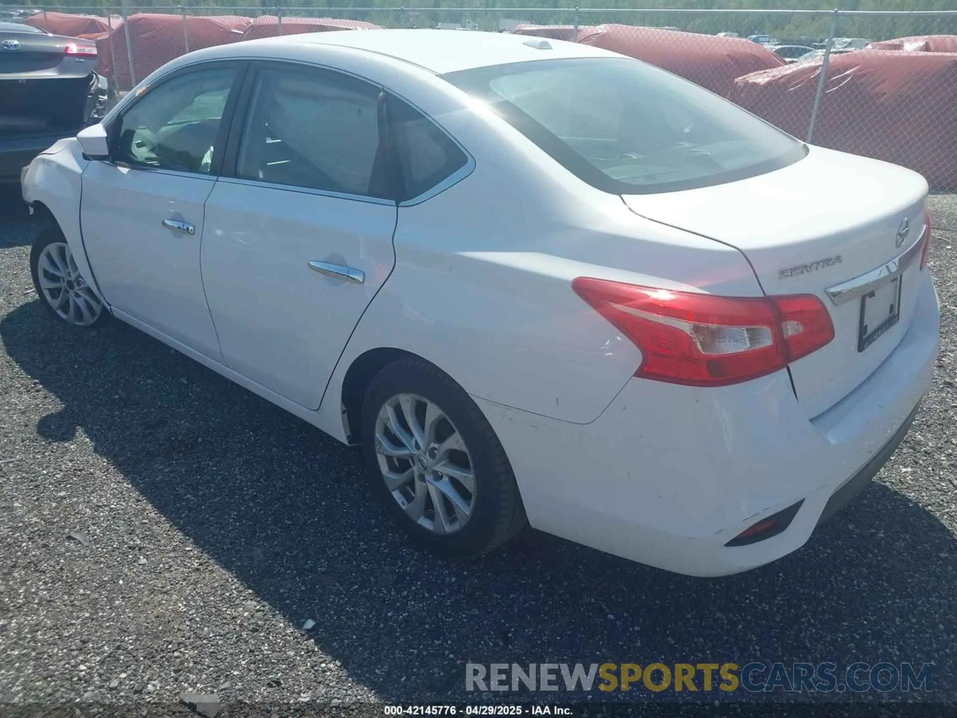 3 fotografías del automóvil dañado 3N1AB7AP0KY275656 NISSAN SENTRA 2019