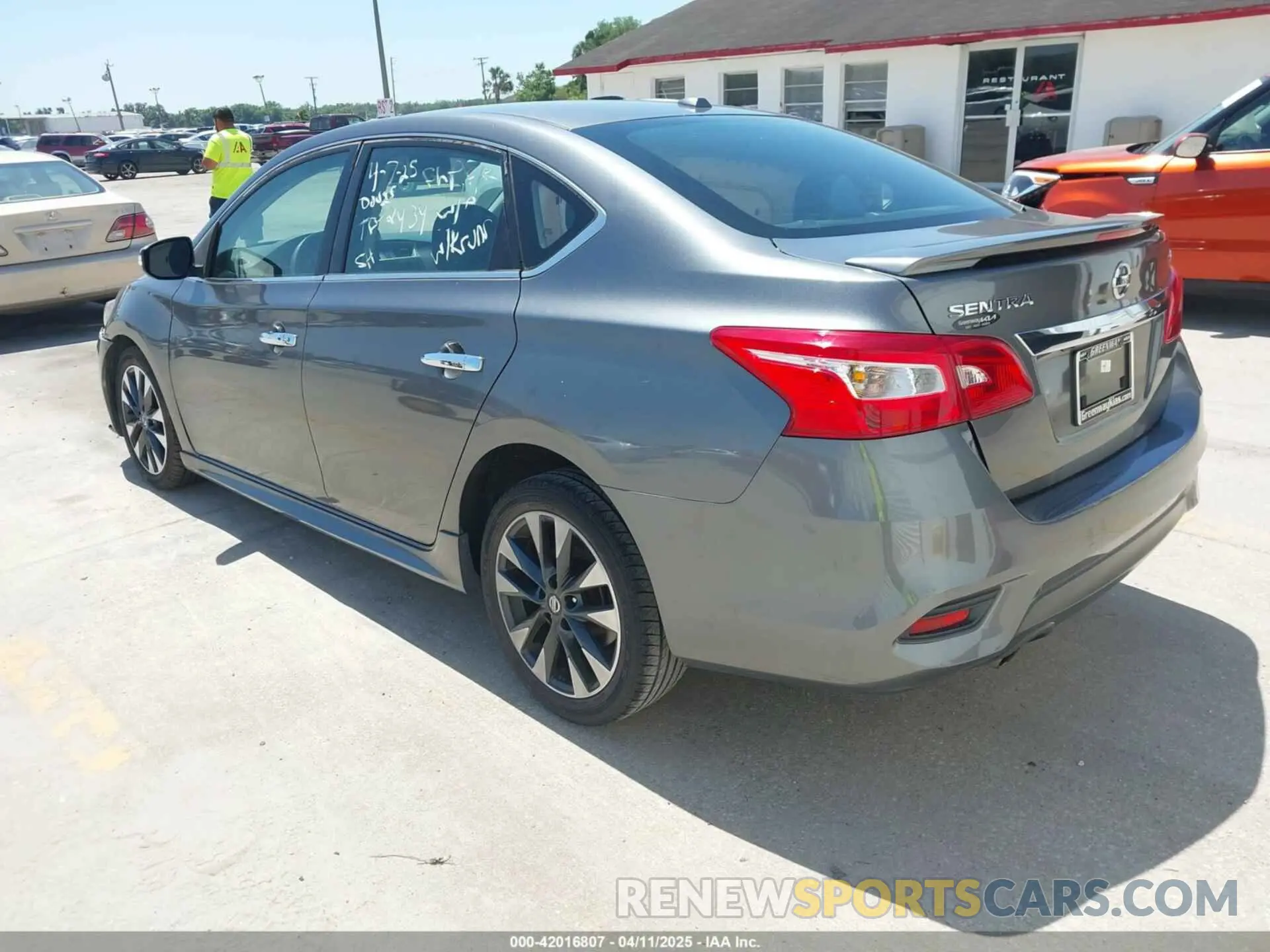 3 fotografías del automóvil dañado 3N1AB7AP0KY298760 NISSAN SENTRA 2019