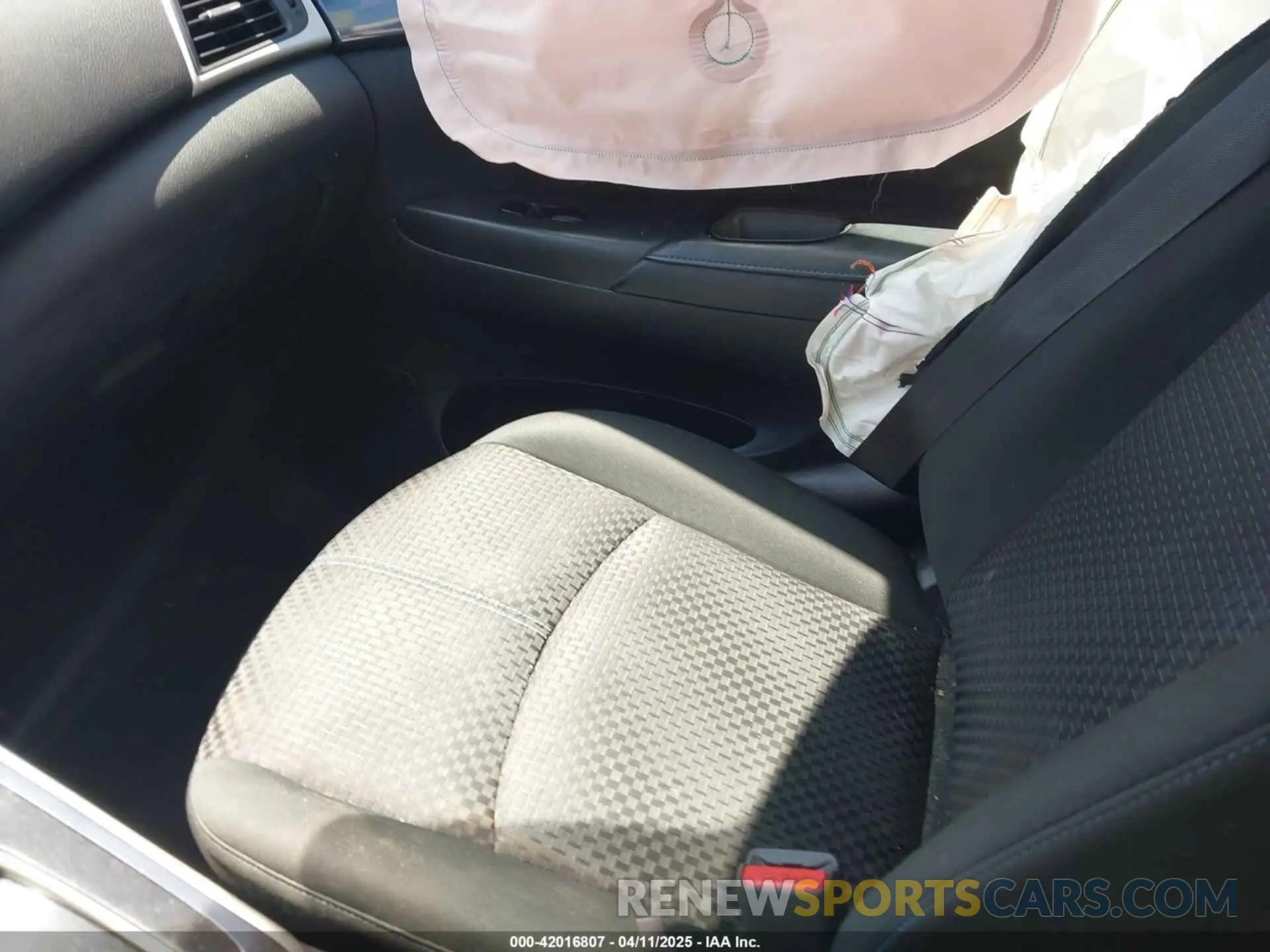 5 fotografías del automóvil dañado 3N1AB7AP0KY298760 NISSAN SENTRA 2019