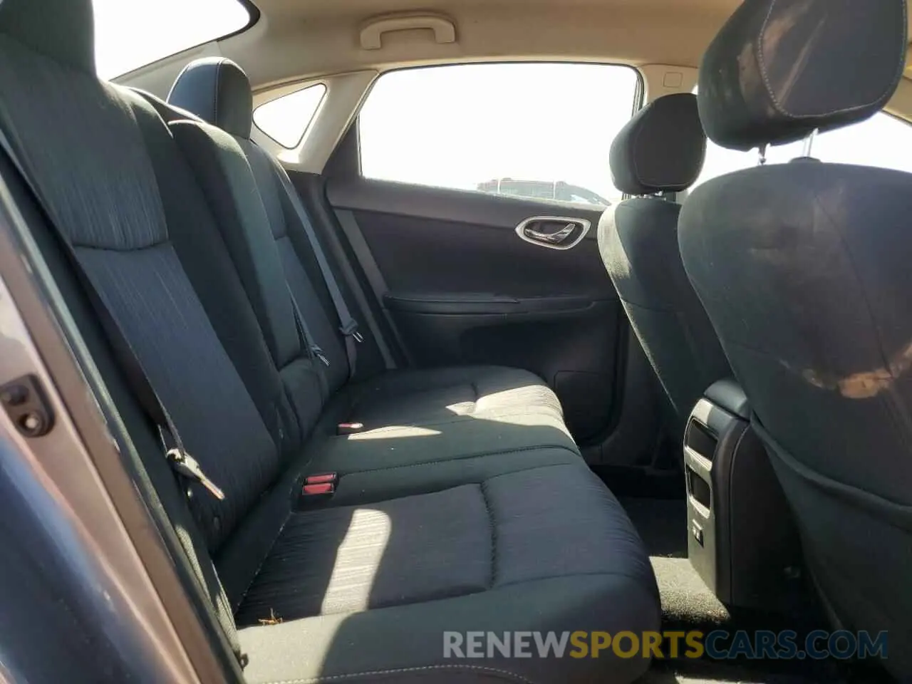 10 fotografías del automóvil dañado 3N1AB7AP0KY397014 NISSAN SENTRA 2019