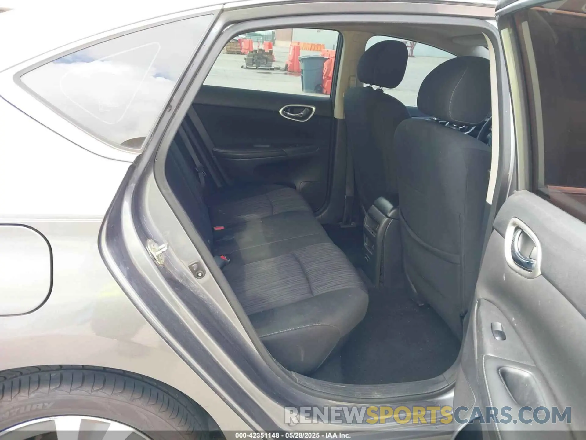 8 fotografías del automóvil dañado 3N1AB7AP0KY453369 NISSAN SENTRA 2019