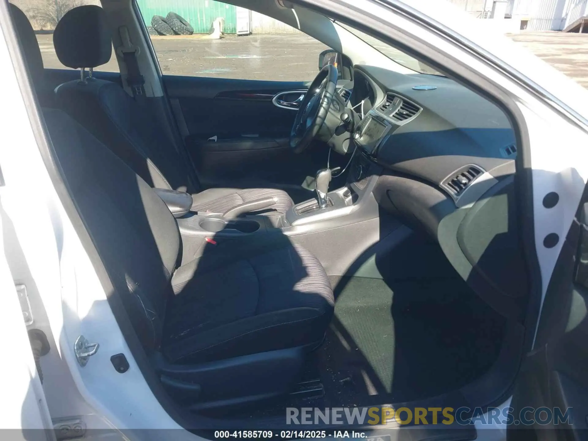5 fotografías del automóvil dañado 3N1AB7AP1KL619072 NISSAN SENTRA 2019