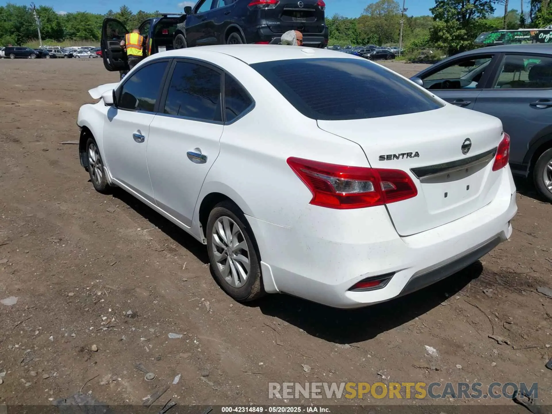 3 fotografías del automóvil dañado 3N1AB7AP1KY214607 NISSAN SENTRA 2019