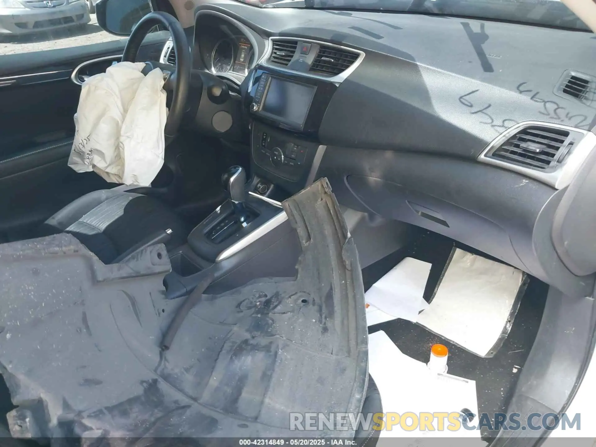 5 fotografías del automóvil dañado 3N1AB7AP1KY214607 NISSAN SENTRA 2019