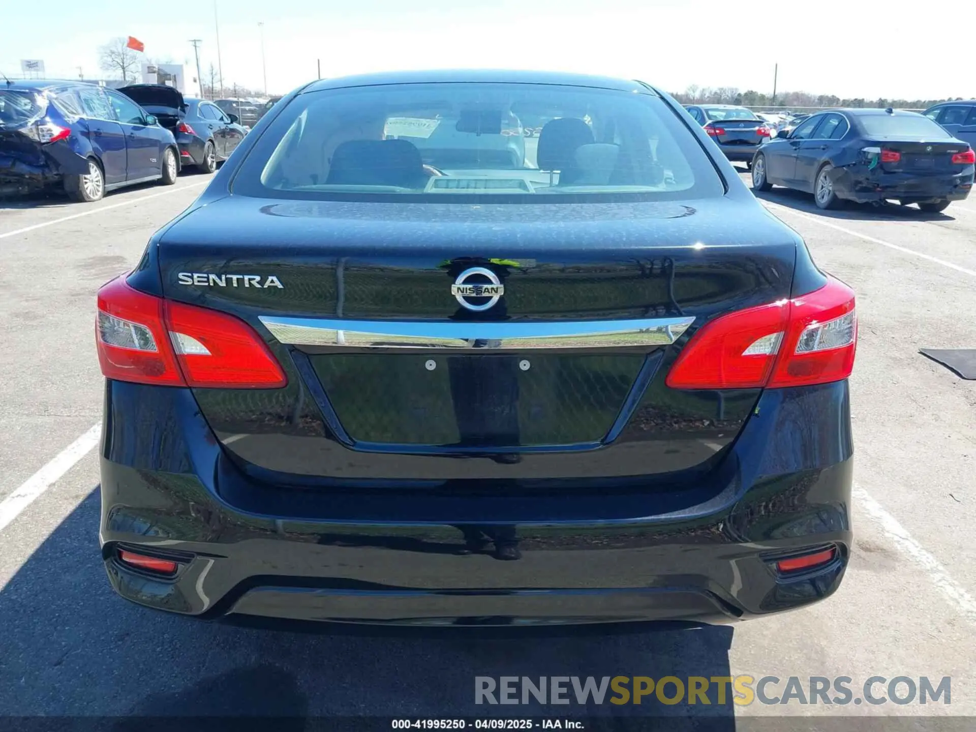 16 fotografías del automóvil dañado 3N1AB7AP1KY291462 NISSAN SENTRA 2019