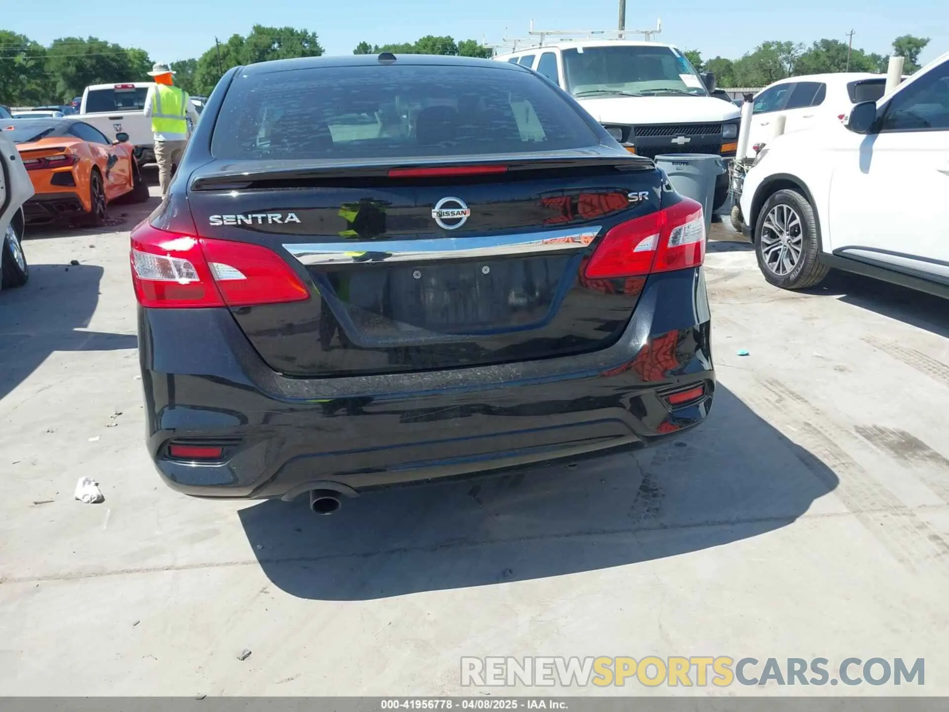 17 fotografías del automóvil dañado 3N1AB7AP1KY324623 NISSAN SENTRA 2019