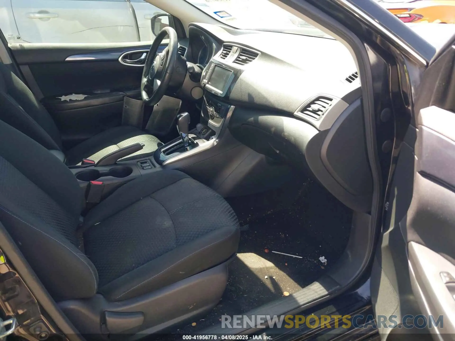5 fotografías del automóvil dañado 3N1AB7AP1KY324623 NISSAN SENTRA 2019