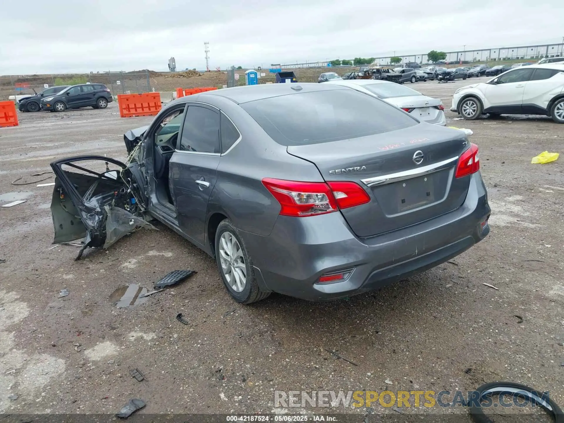 3 fotografías del automóvil dañado 3N1AB7AP1KY425046 NISSAN SENTRA 2019