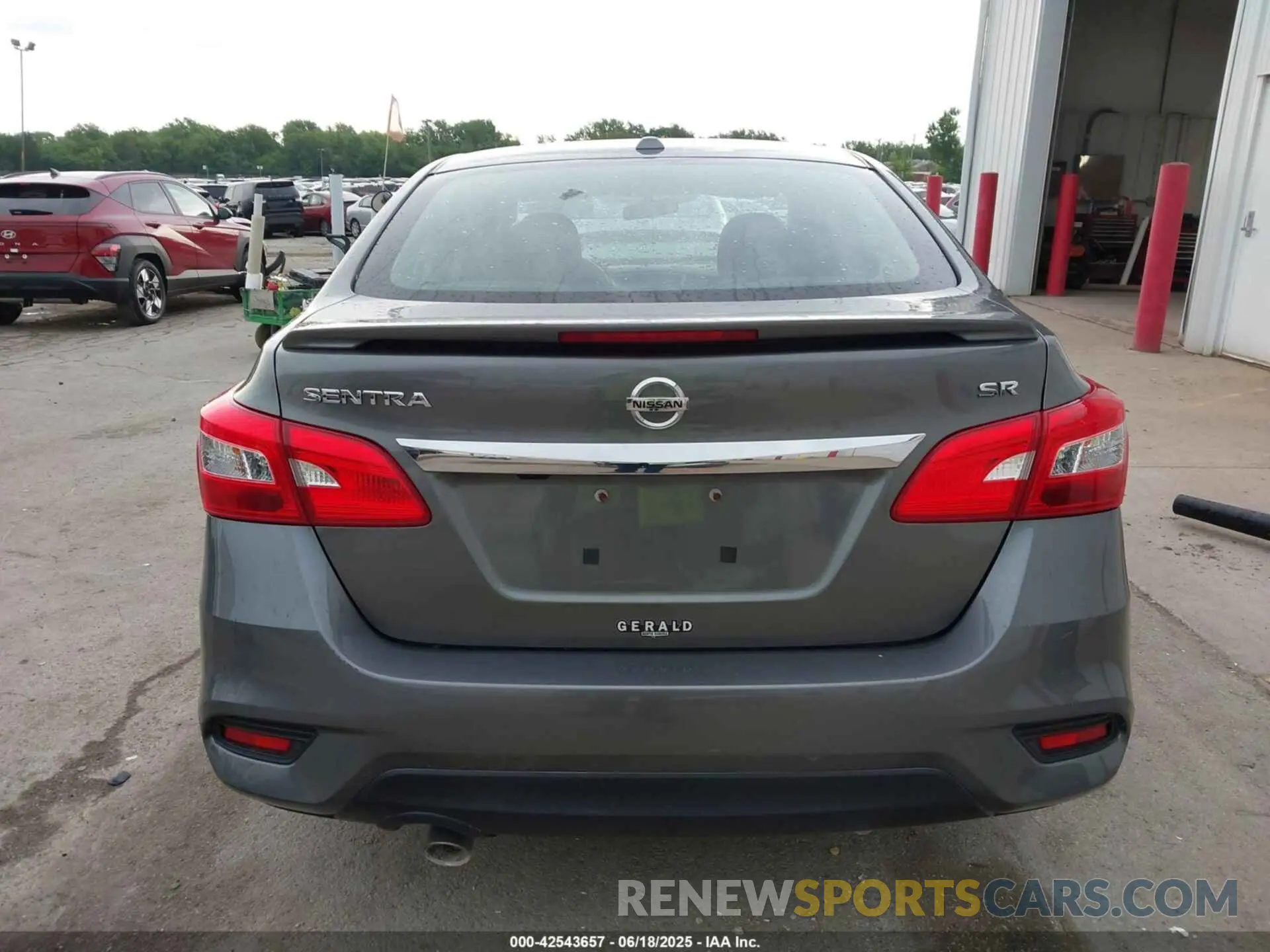 17 fotografías del automóvil dañado 3N1AB7AP2KY239693 NISSAN SENTRA 2019