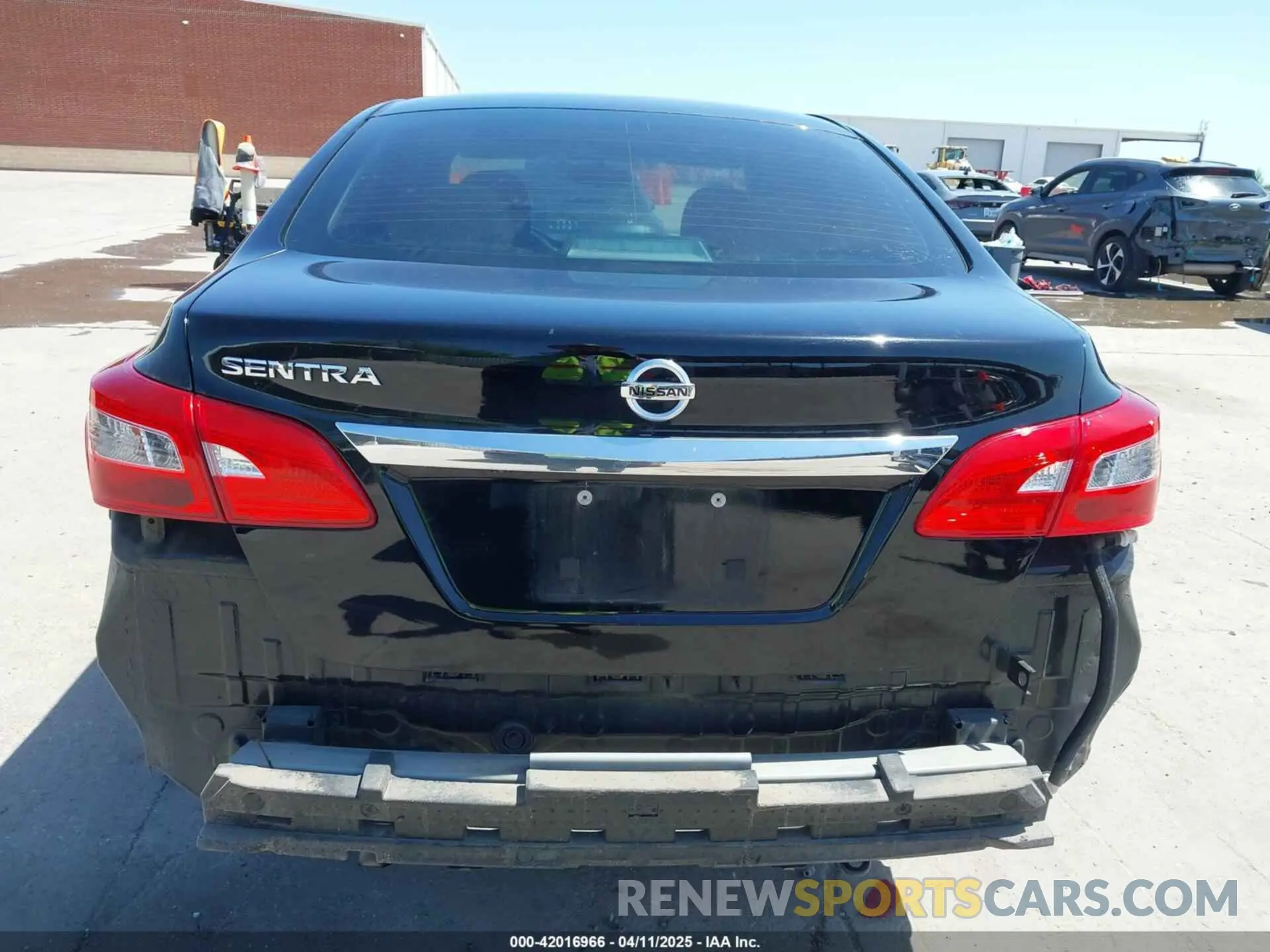 19 fotografías del automóvil dañado 3N1AB7AP2KY271480 NISSAN SENTRA 2019