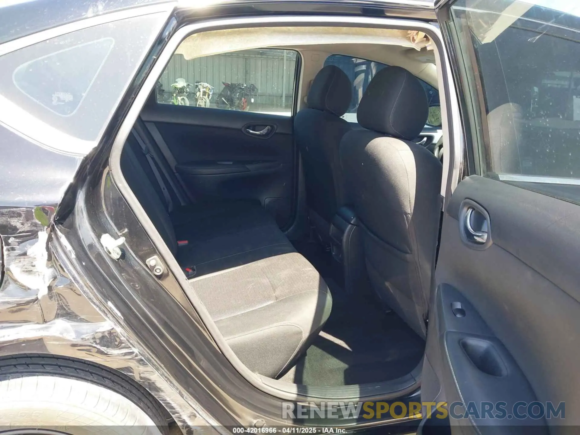 8 fotografías del automóvil dañado 3N1AB7AP2KY271480 NISSAN SENTRA 2019