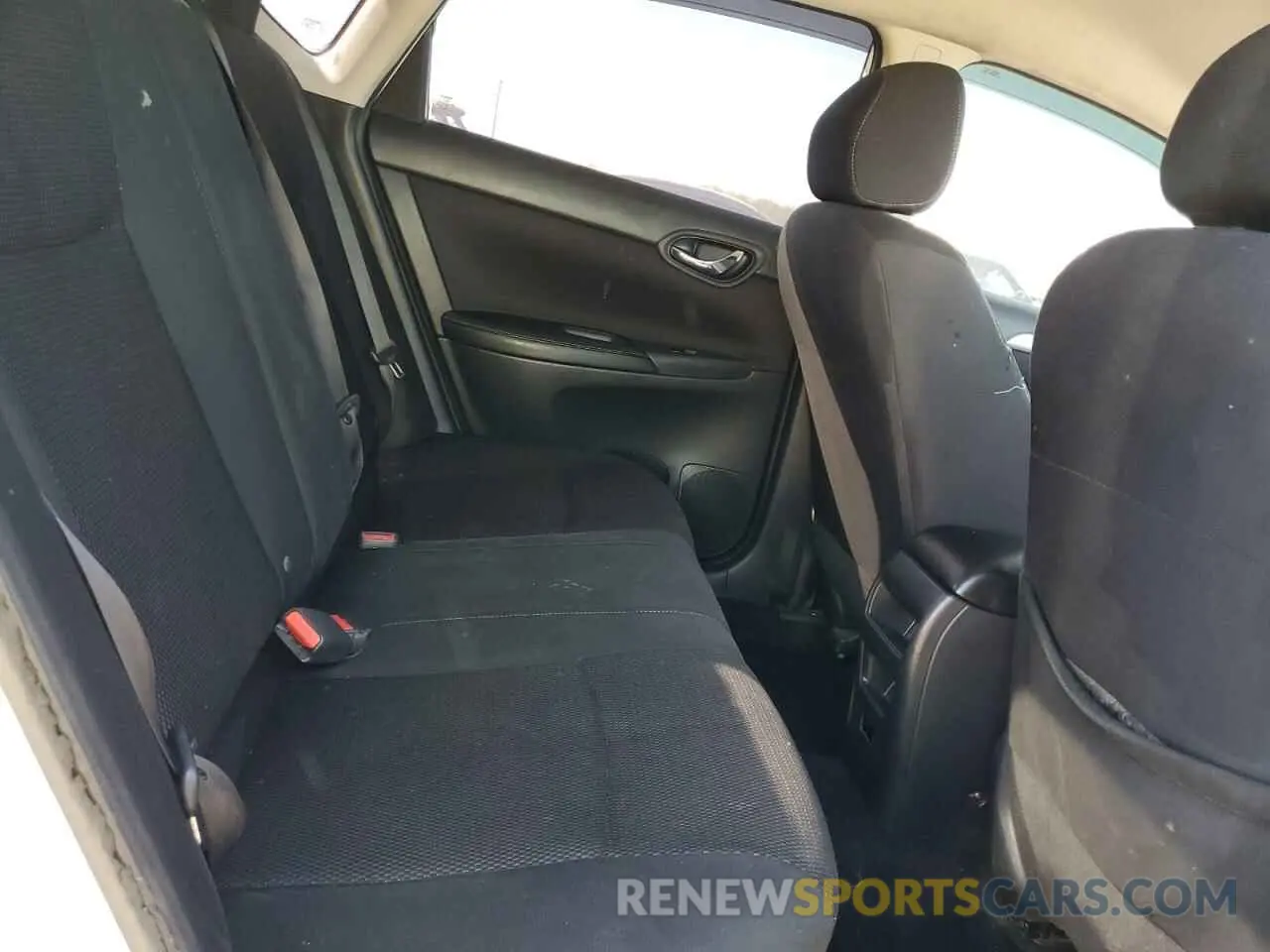 10 fotografías del automóvil dañado 3N1AB7AP2KY273861 NISSAN SENTRA 2019