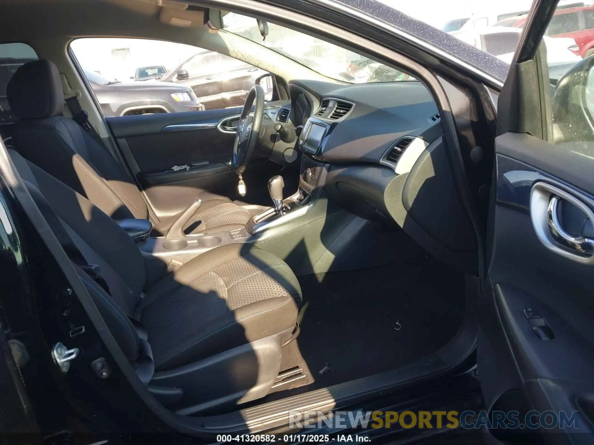 5 fotografías del automóvil dañado 3N1AB7AP2KY277084 NISSAN SENTRA 2019