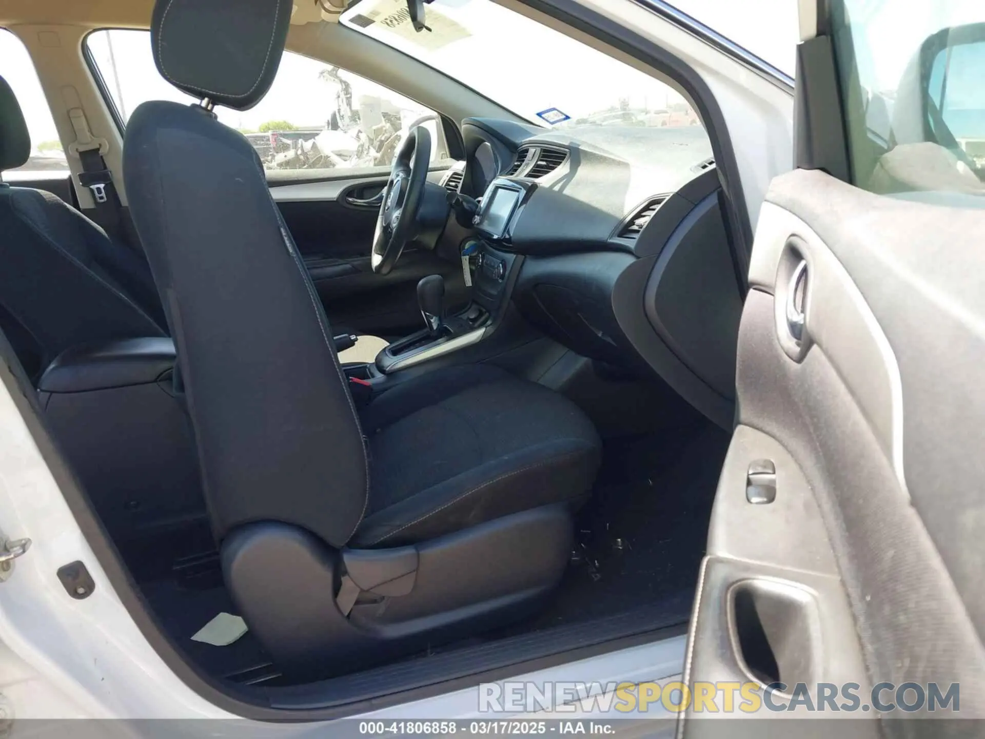 5 fotografías del automóvil dañado 3N1AB7AP2KY303215 NISSAN SENTRA 2019
