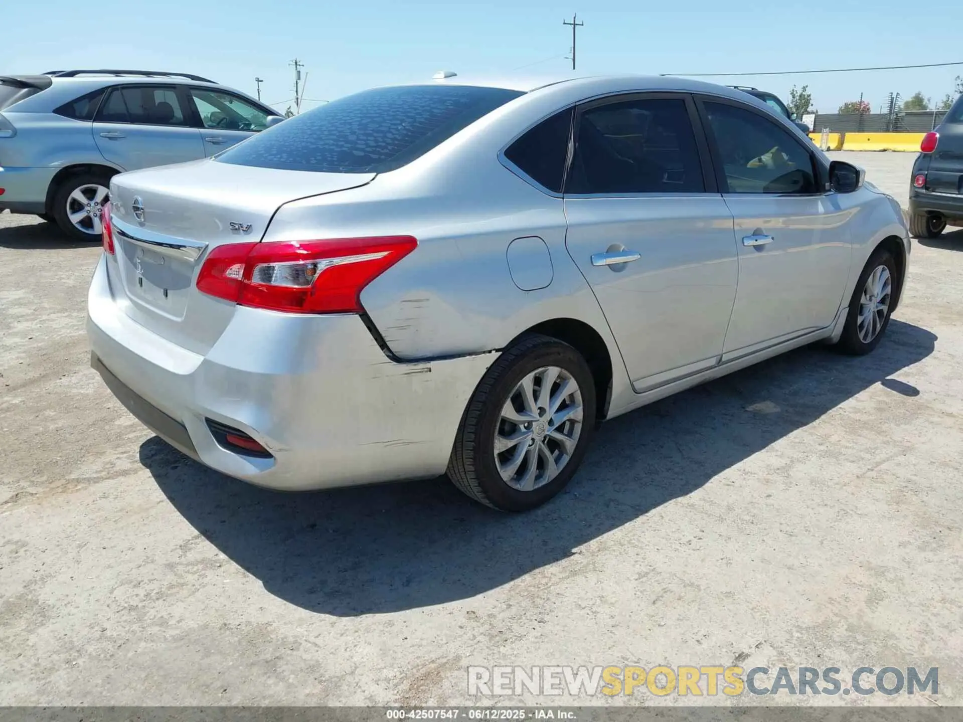 4 fotografías del automóvil dañado 3N1AB7AP2KY331323 NISSAN SENTRA 2019