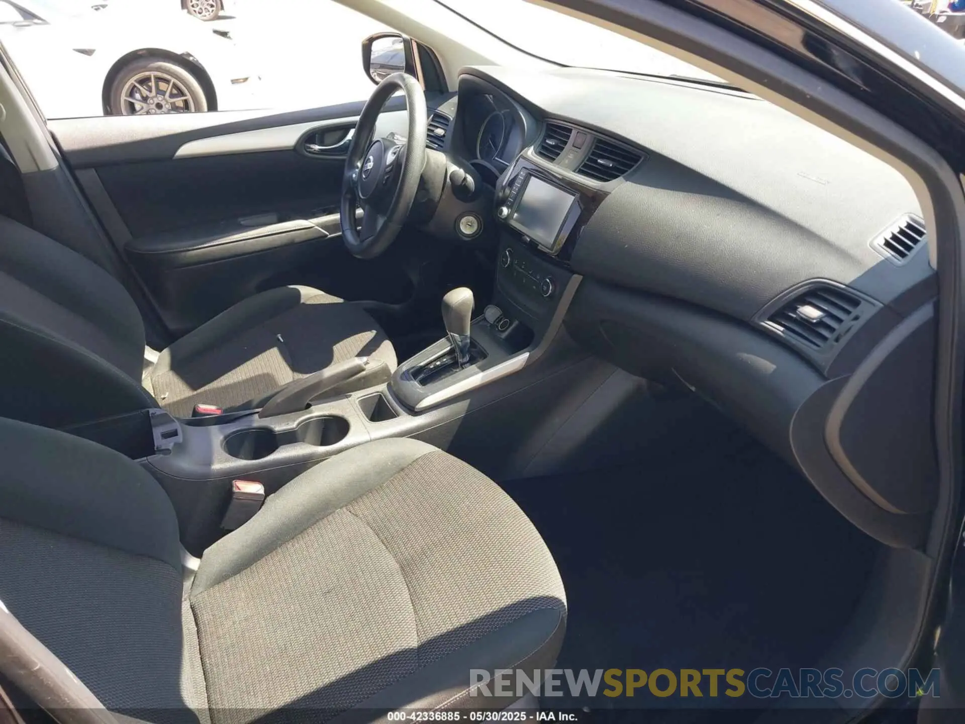 5 fotografías del automóvil dañado 3N1AB7AP2KY354861 NISSAN SENTRA 2019