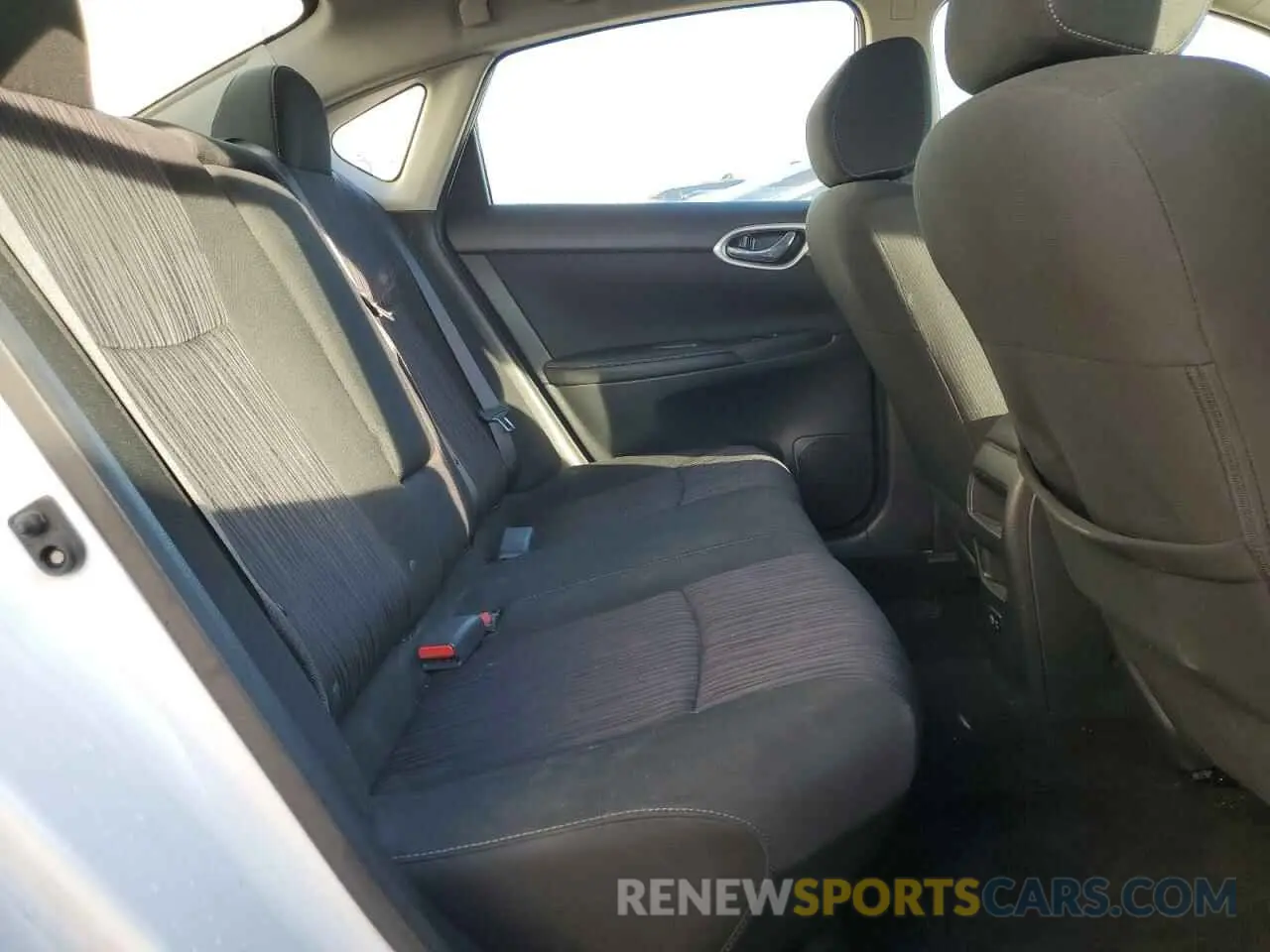 10 fotografías del automóvil dañado 3N1AB7AP2KY355895 NISSAN SENTRA 2019