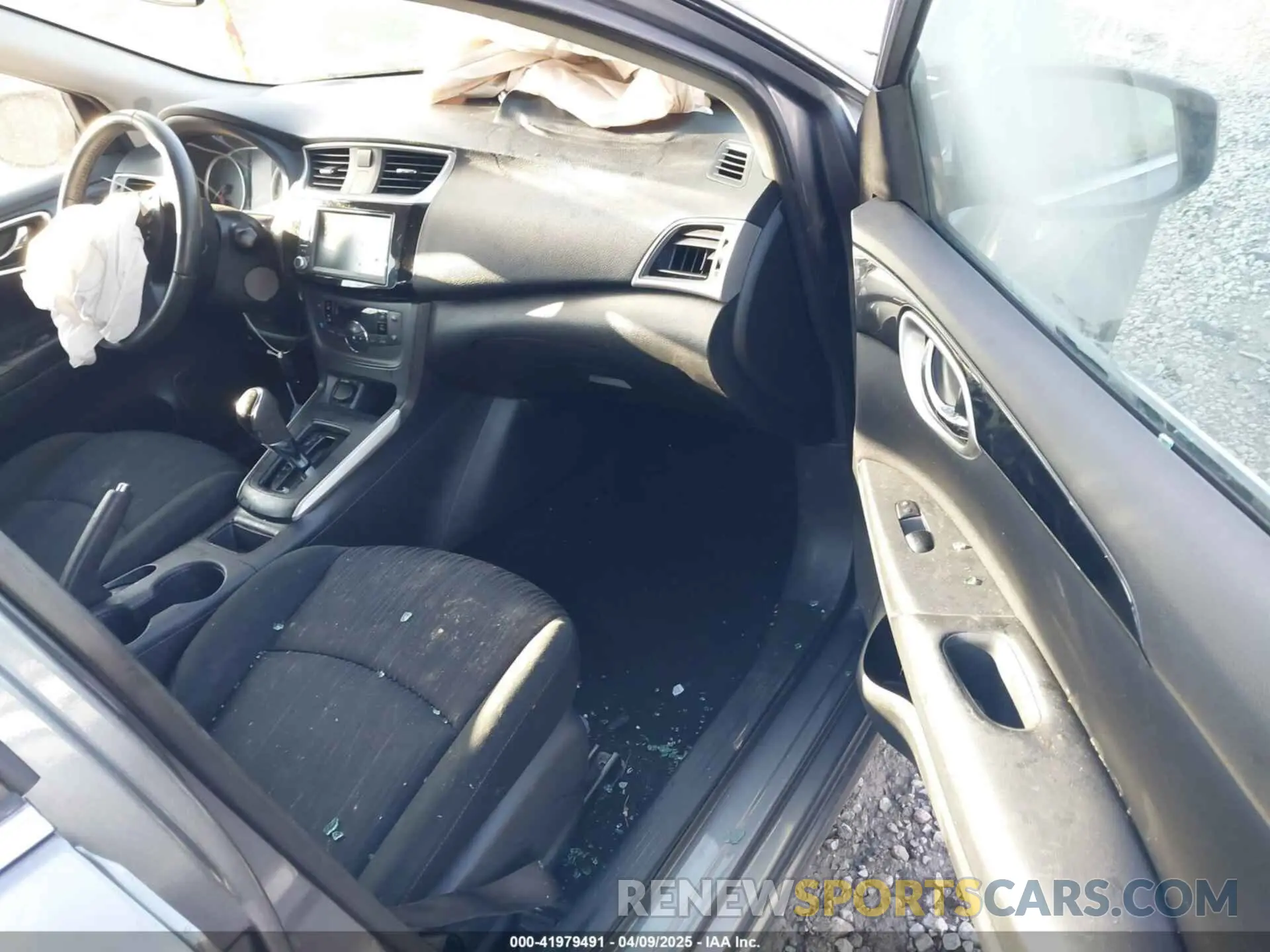 5 fotografías del automóvil dañado 3N1AB7AP2KY414394 NISSAN SENTRA 2019