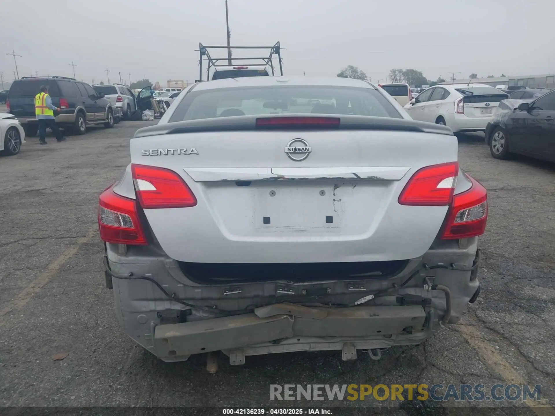 17 fotografías del automóvil dañado 3N1AB7AP3KY210722 NISSAN SENTRA 2019