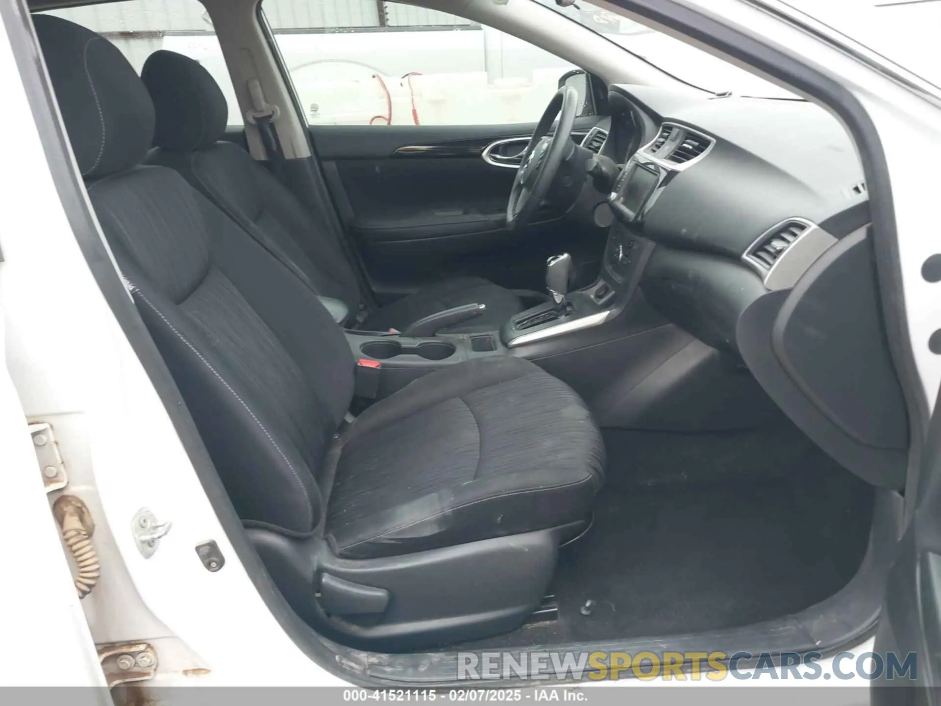 5 fotografías del automóvil dañado 3N1AB7AP3KY232557 NISSAN SENTRA 2019